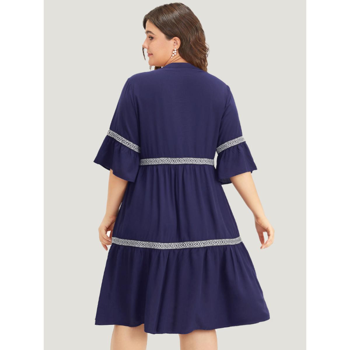 Plus Size Geometric Trim Notched Bell Sleeve Dress DarkBlue Women Vacation Pleated Notched collar Half Sleeve Curvy Midi Dress BloomChic 14-16/1X Product Image