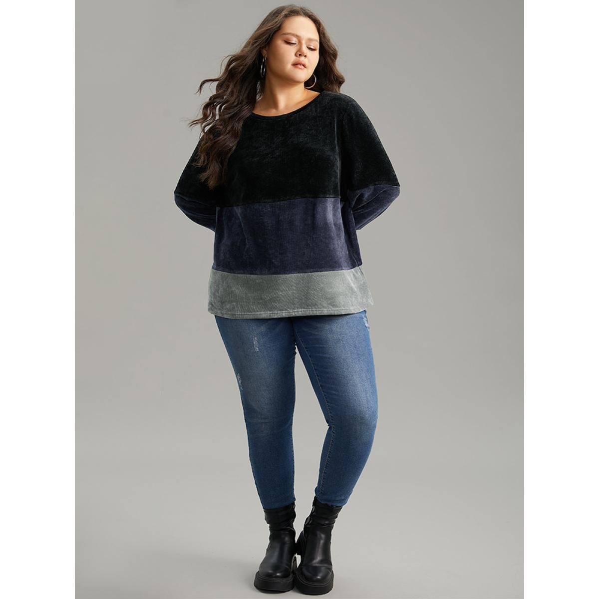 Plus Size Colorblock Patchwork Crew Neck Sweatshirt Women Black Elegant Patchwork Round Neck Dailywear Sweatshirts BloomChic 30/6X Product Image