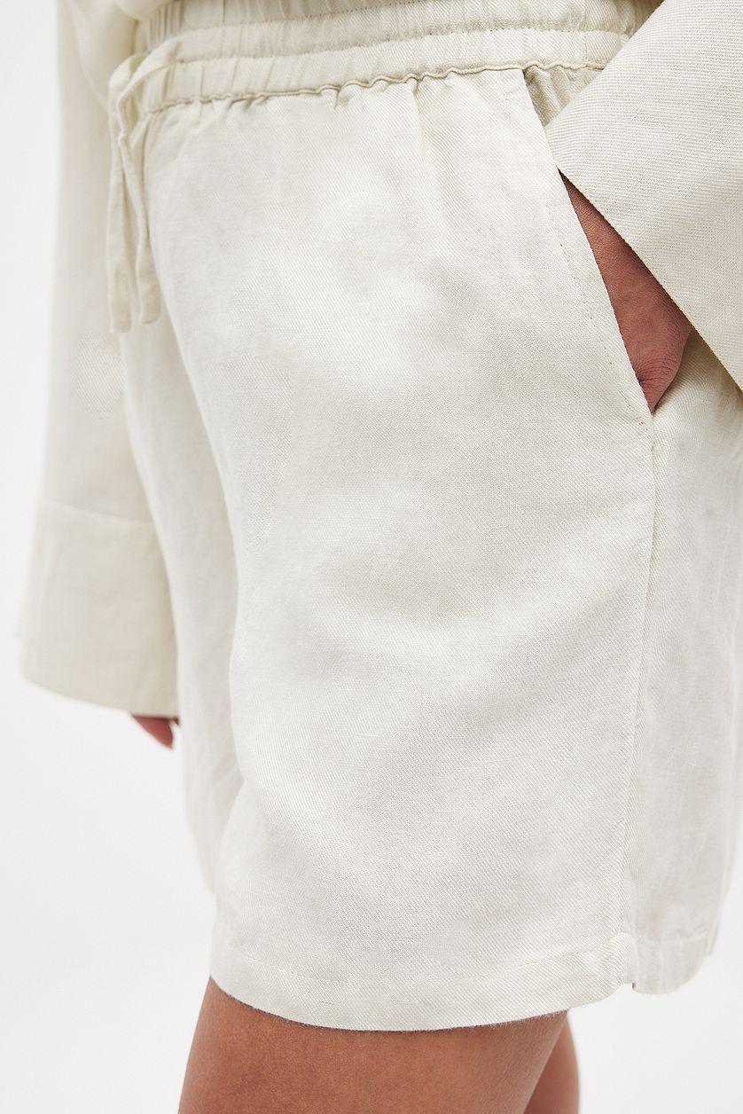 Viscose Blend Wide Mid Waist Shorts Product Image