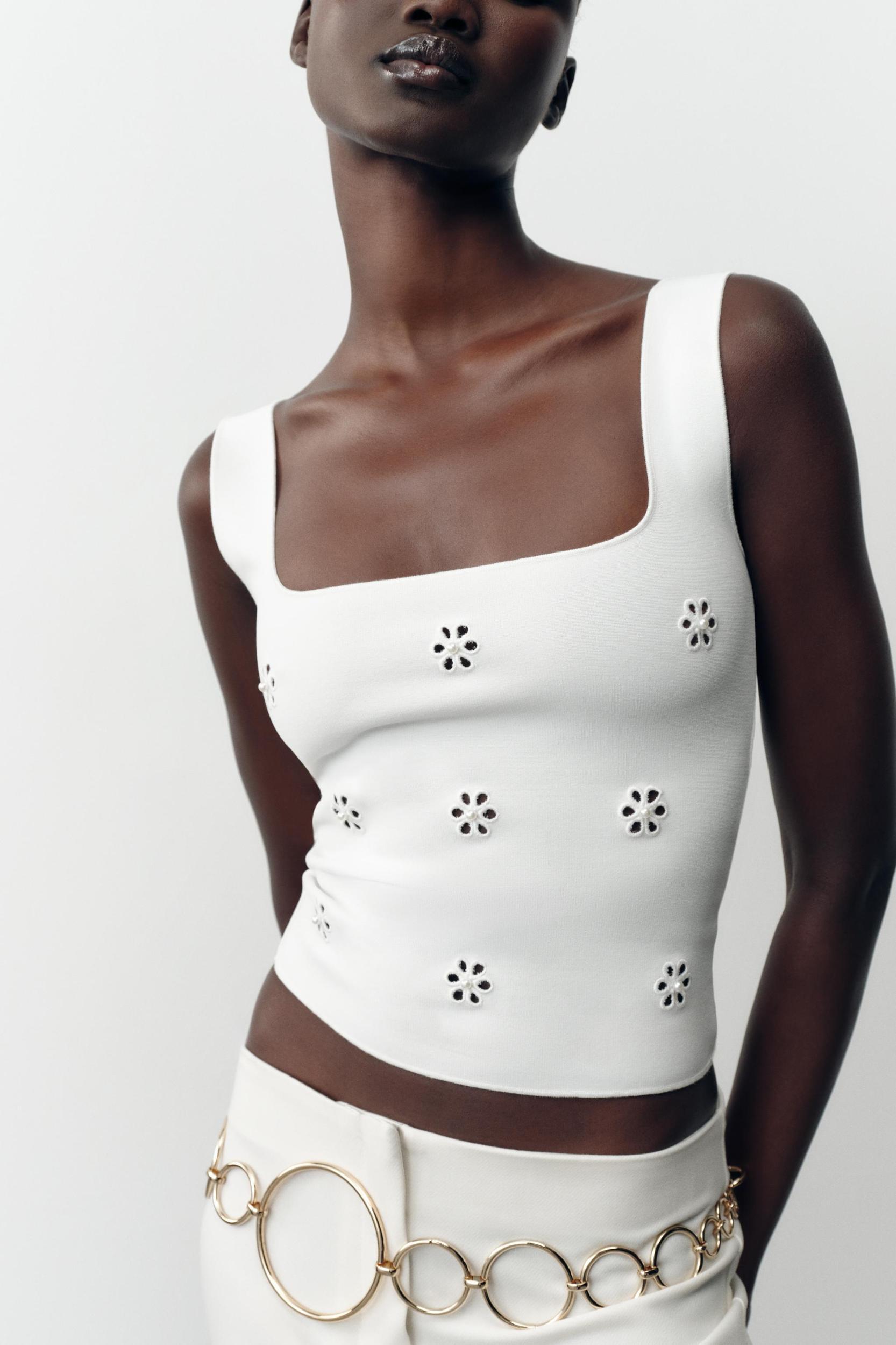 FLORAL EMBROIDERED STRETCH TOP Product Image