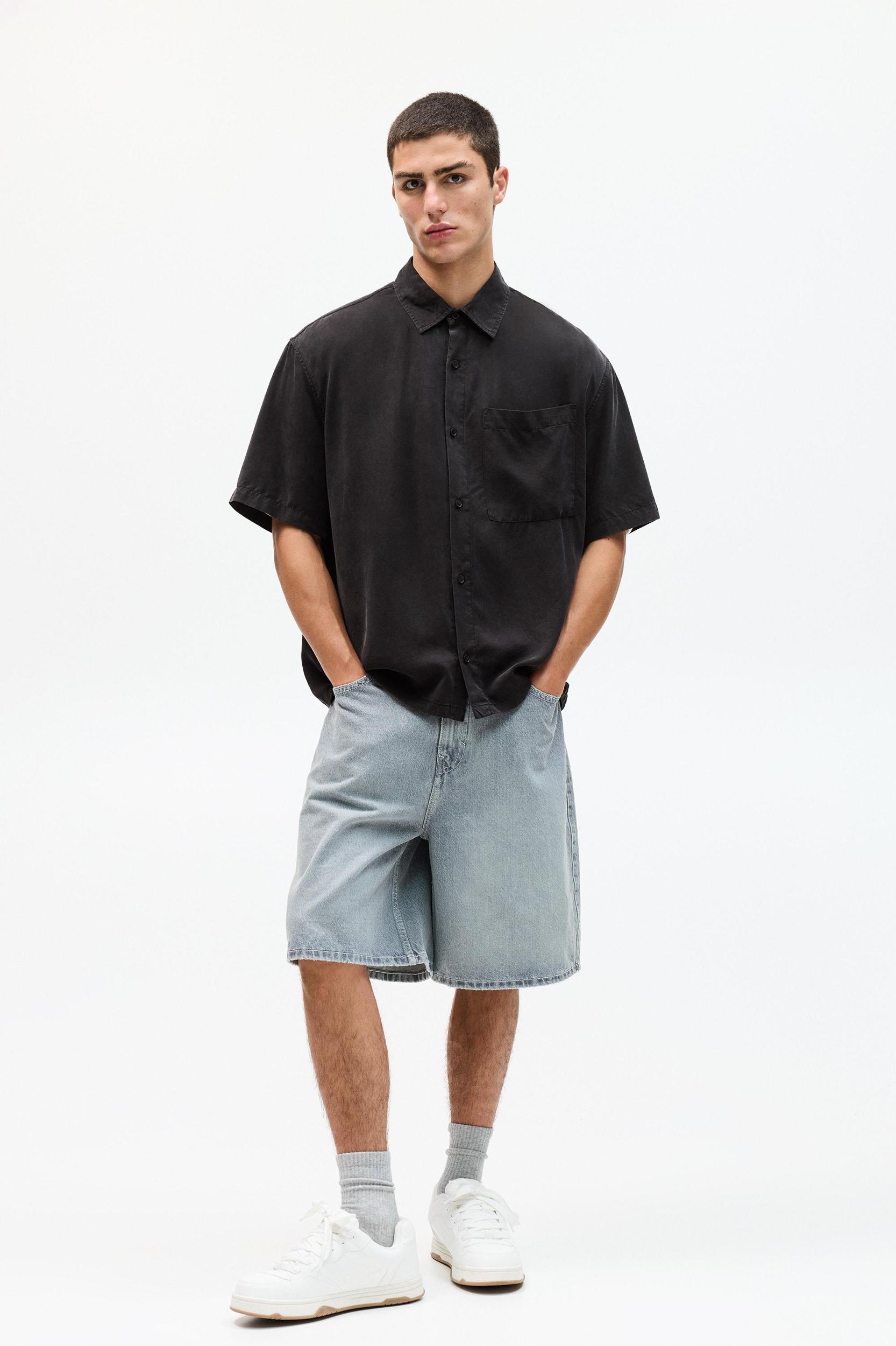 Short sleeve flowing shirt Product Image