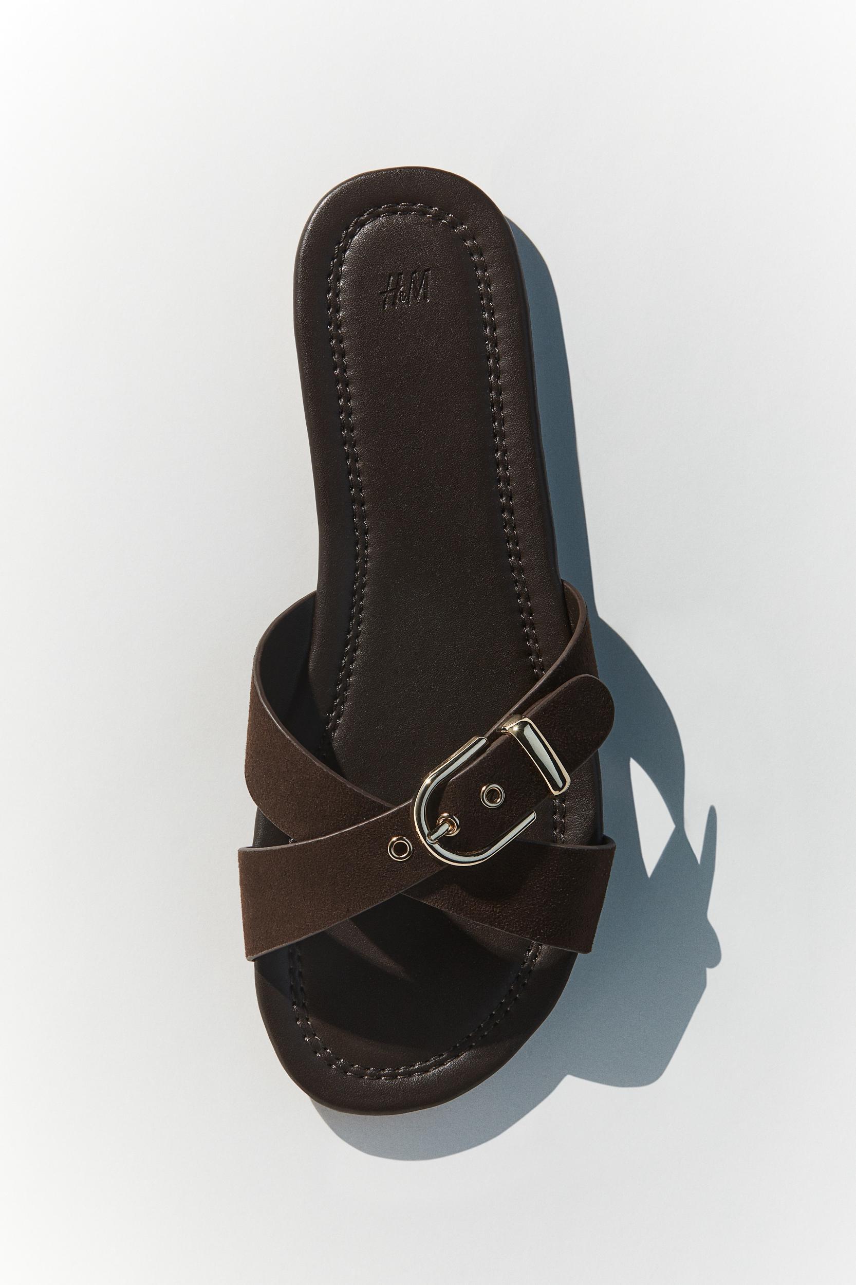 Crossover-strap sandals Product Image