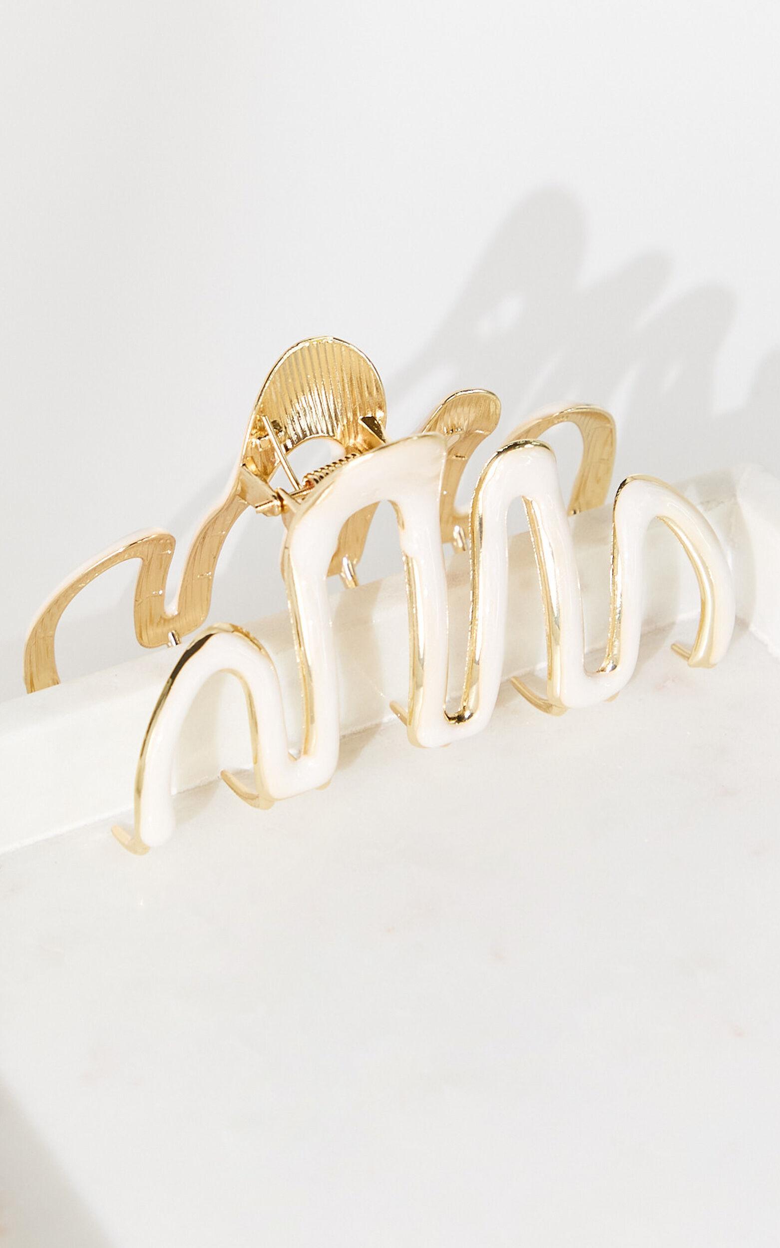 Tilly Hair Clip - Wavy Hair Clip in Cream/Gold Product Image