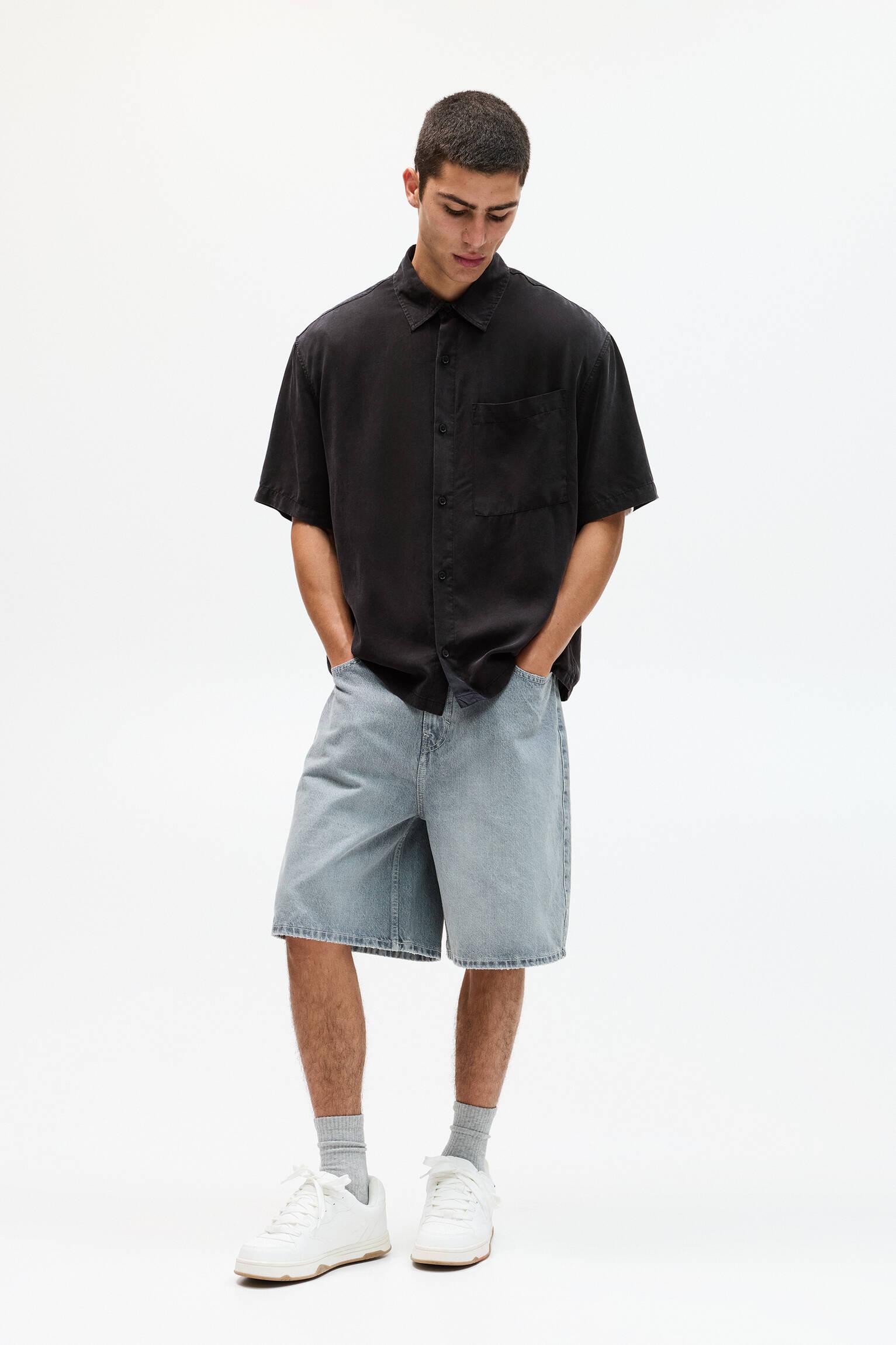 Short sleeve flowing shirt Product Image