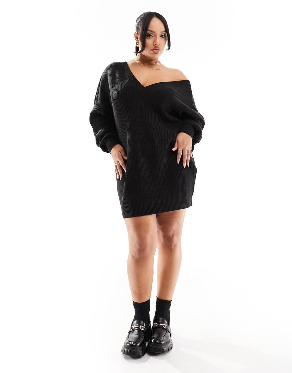 Yours v neck oversized sweater in black Product Image