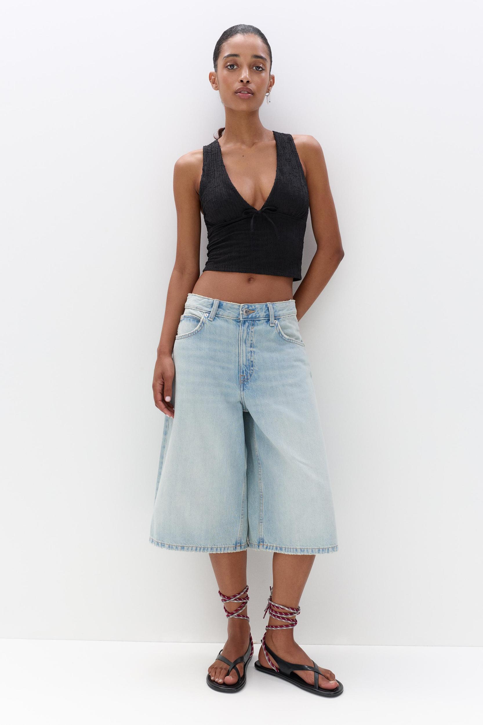 Rustic top with bow Product Image