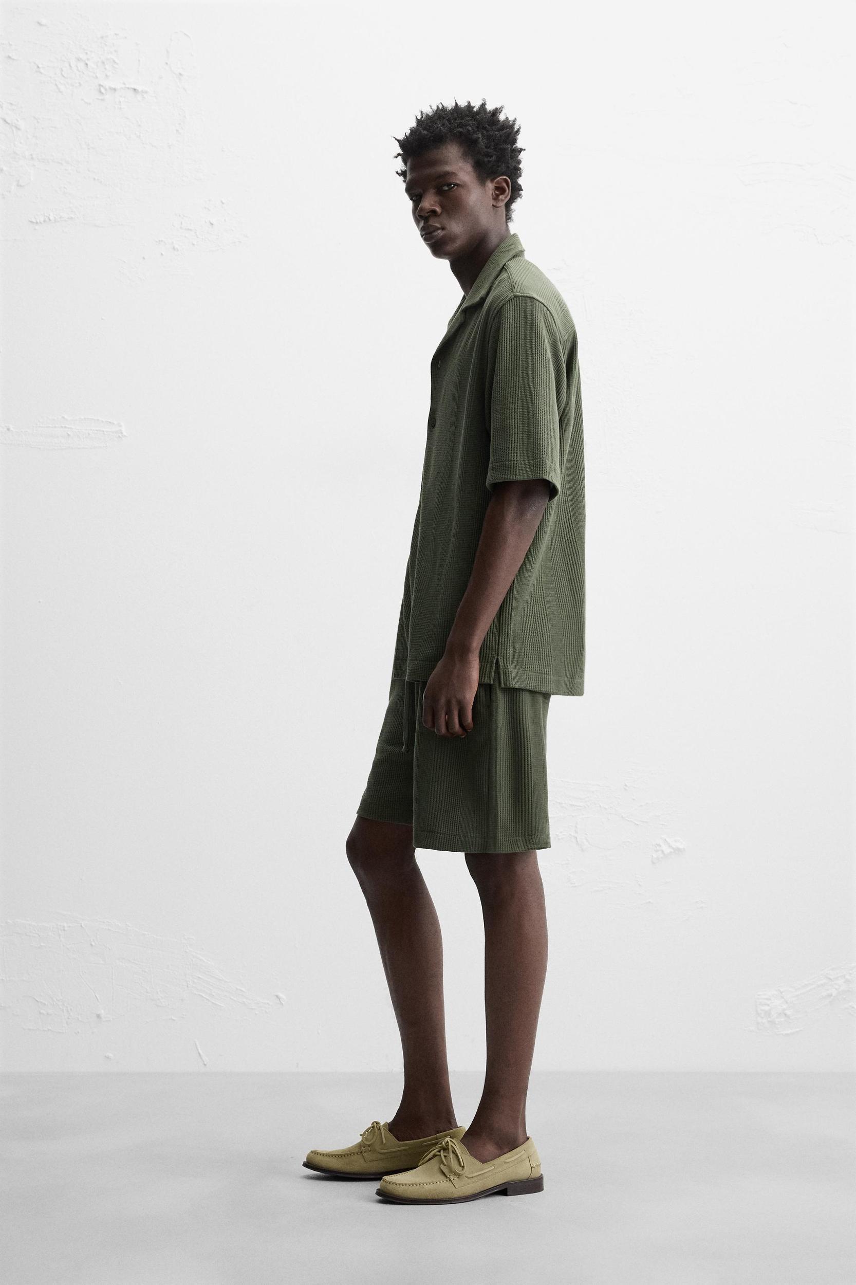 JACQUARD TEXTURED SHORTS Product Image