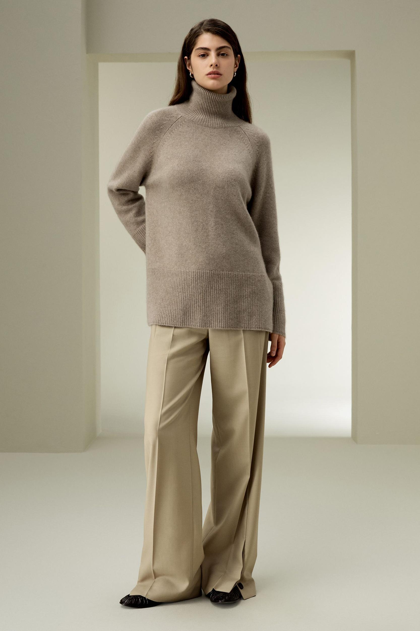 Lightweight Turtleneck Cashmere Sweater Product Image