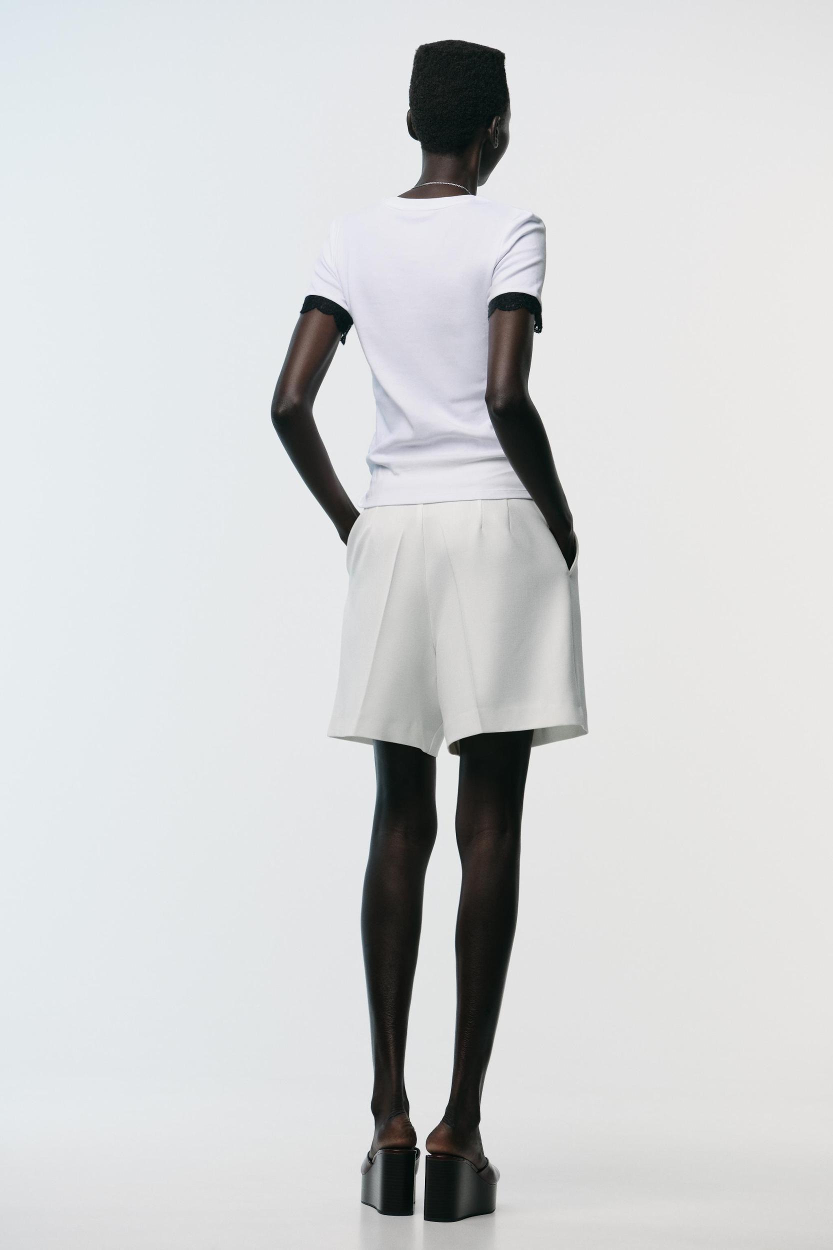 LACE SLEEVE T-SHIRT Product Image