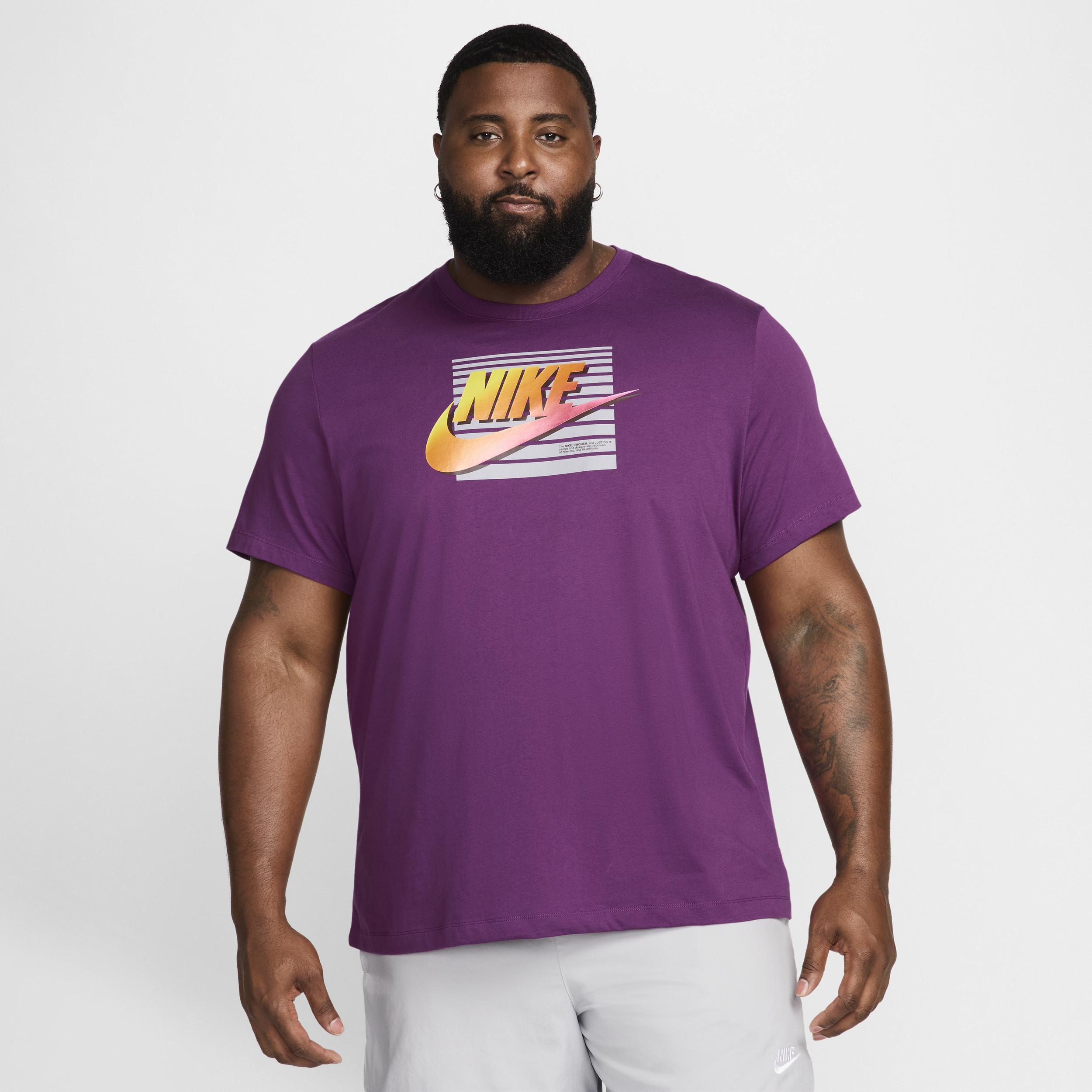 Nike Sportswear Men's T-Shirt Product Image