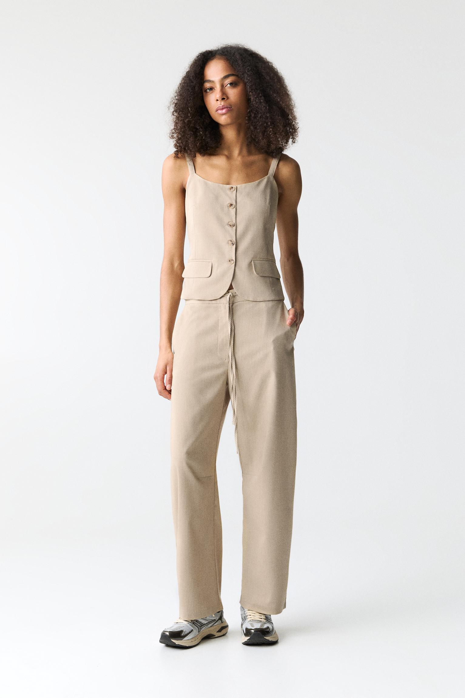 Striped barrel pants Product Image