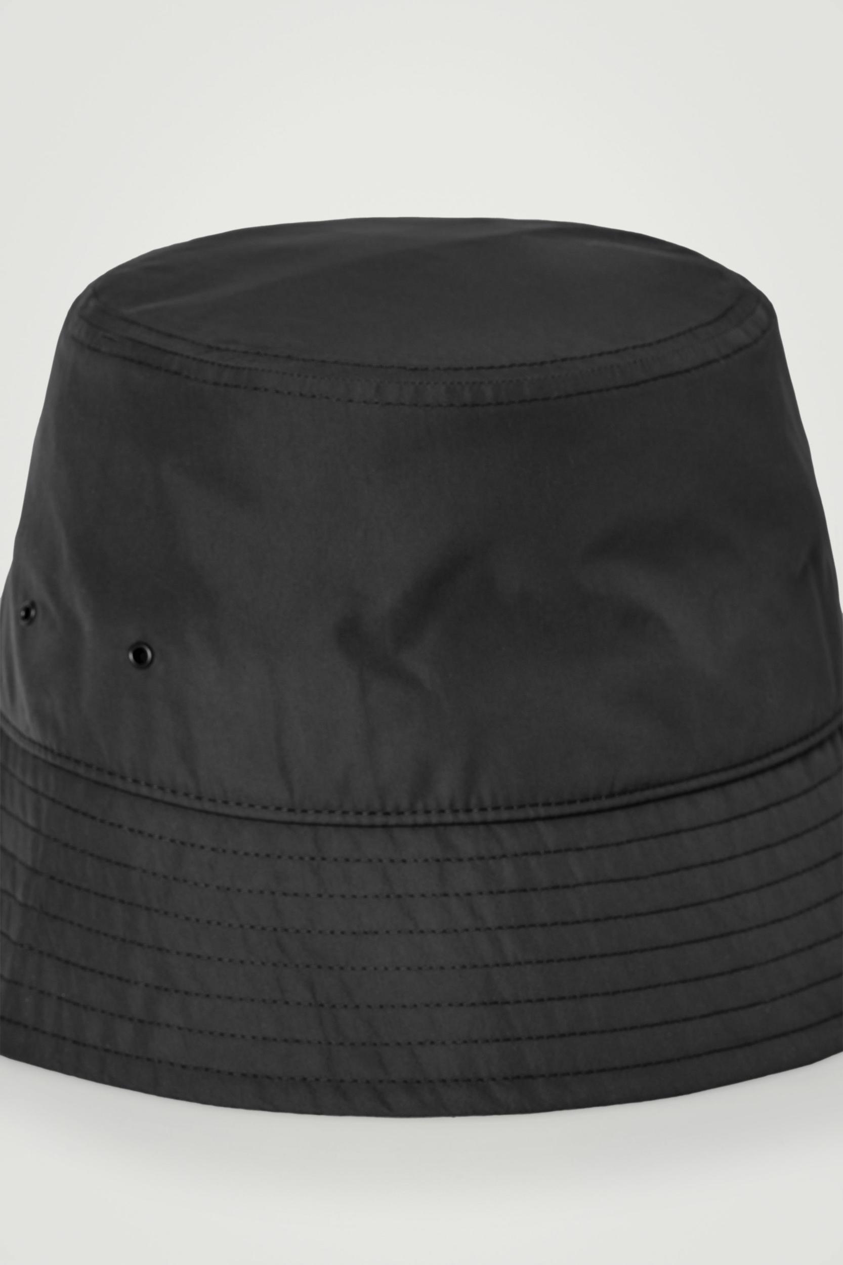 BUCKET HAT Product Image