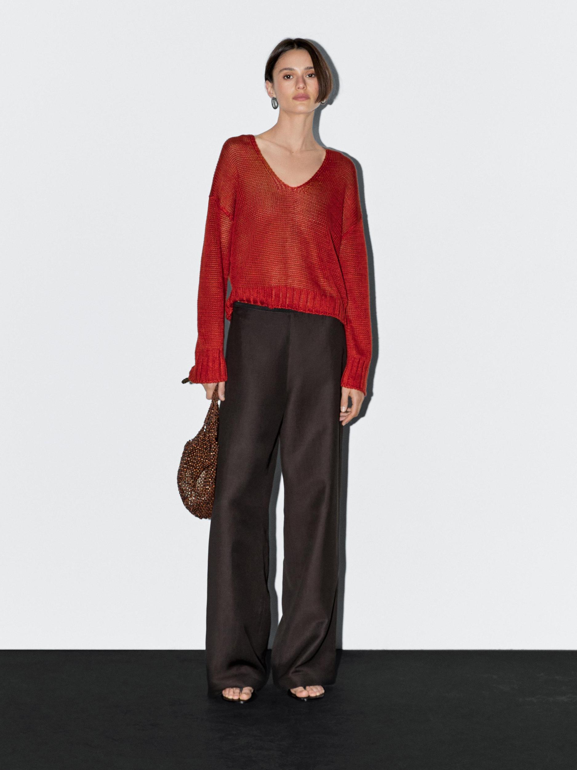 Linen V-neck knit sweater Product Image