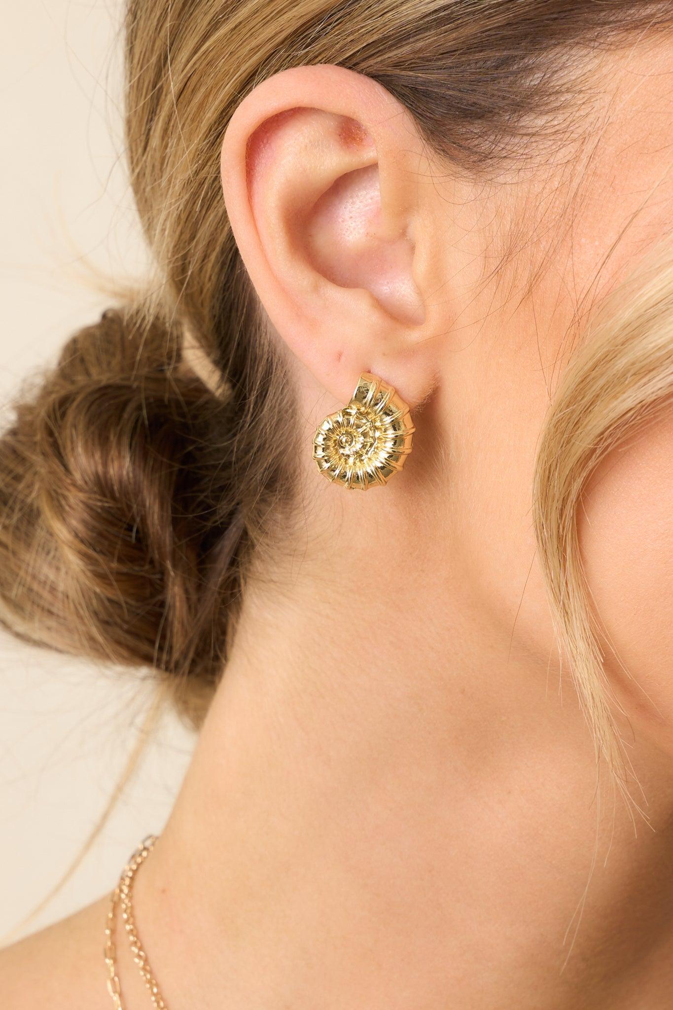 Seas The Day Gold Textured Nautilus Seashell Earrings Product Image