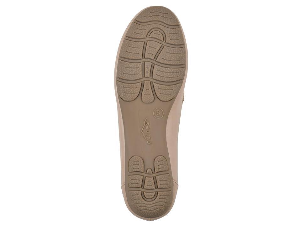 Cliffs by White Mountain Giver (Natural/Tumbled/Smooth) Women's Shoes Product Image