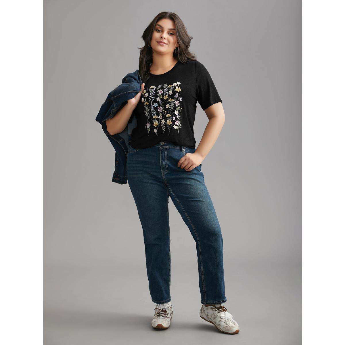 Plus Size Floral Crew Neck Stretchy T-Shirt Black Women Casual Non Natural Flowers Round Neck Everyday T-shirts BloomChic 10/M Product Image