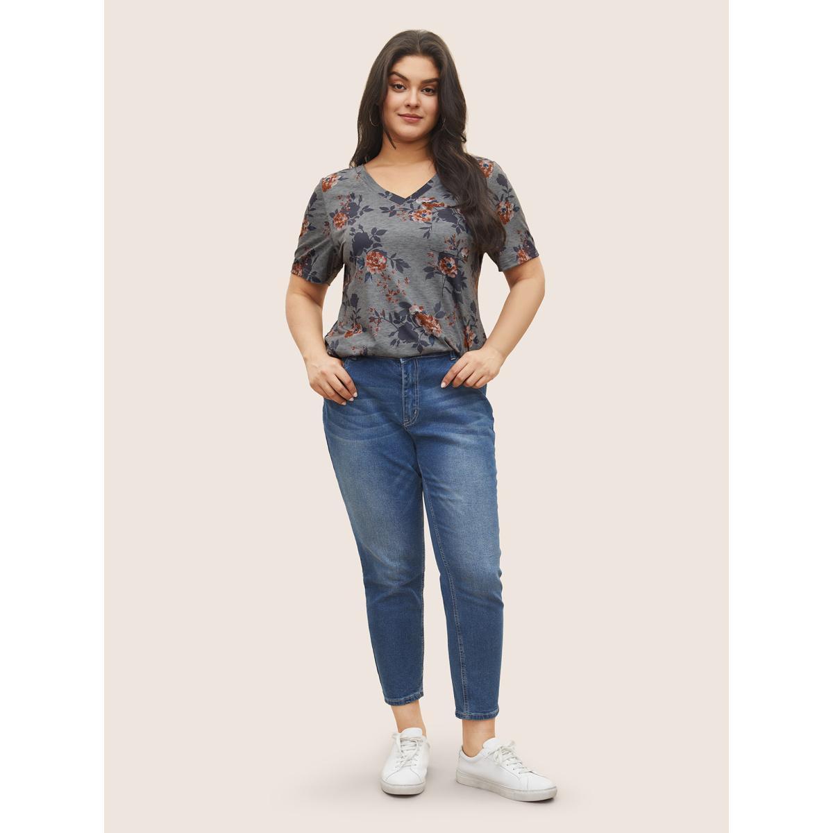 Plus Size V Neck Floral Print Patched Pocket T-shirt Gray Women Elegant Non Floral V-neck Everyday T-shirts BloomChic 10/M Product Image