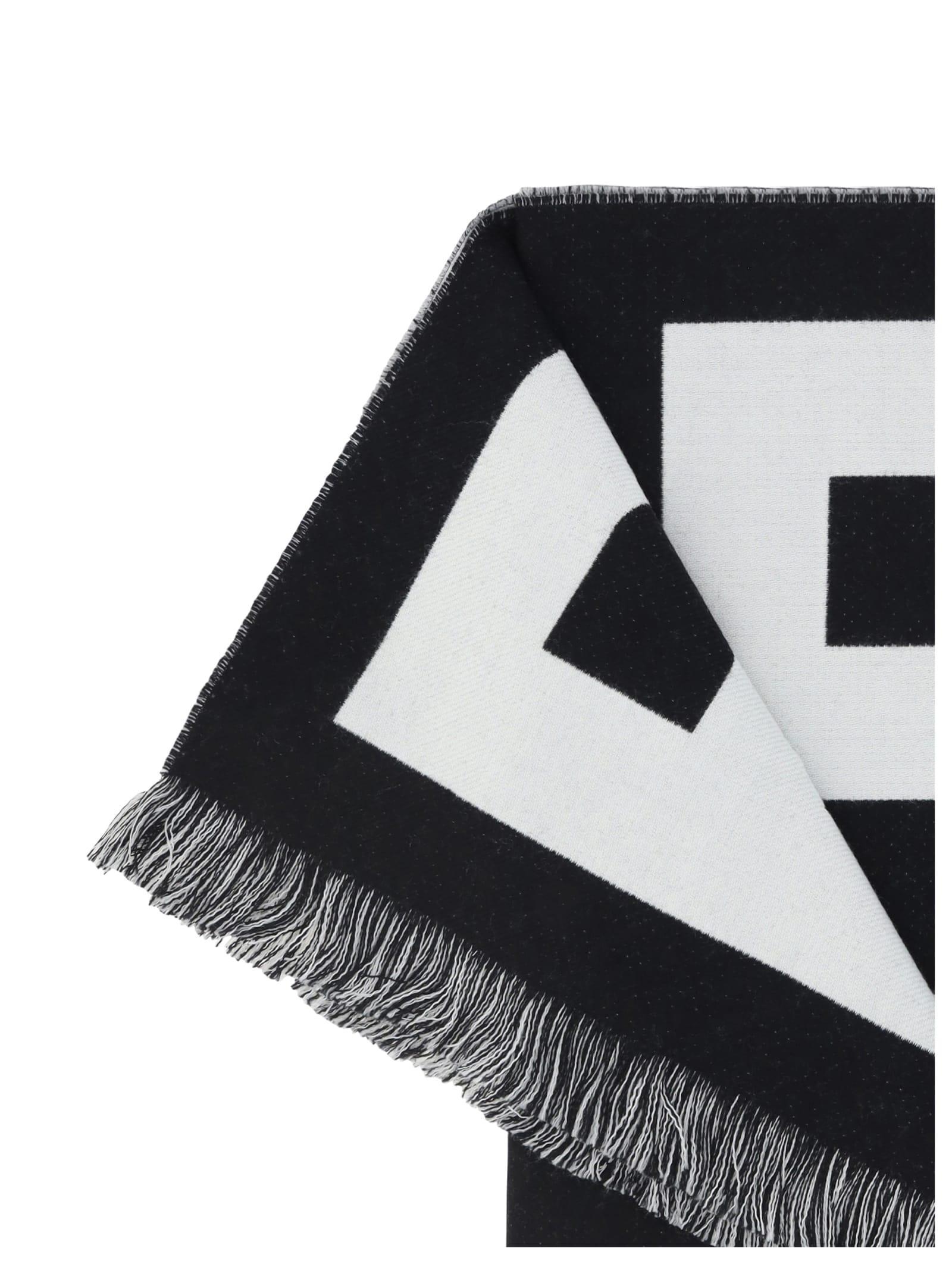 Scarf In Black Product Image