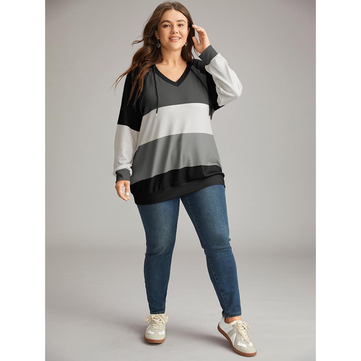 Plus Size Colorblock Contrast Hooded Drawstring Sweatshirt Women Gray Casual Contrast Hooded Dailywear Sweatshirts BloomChic 26/4X Product Image