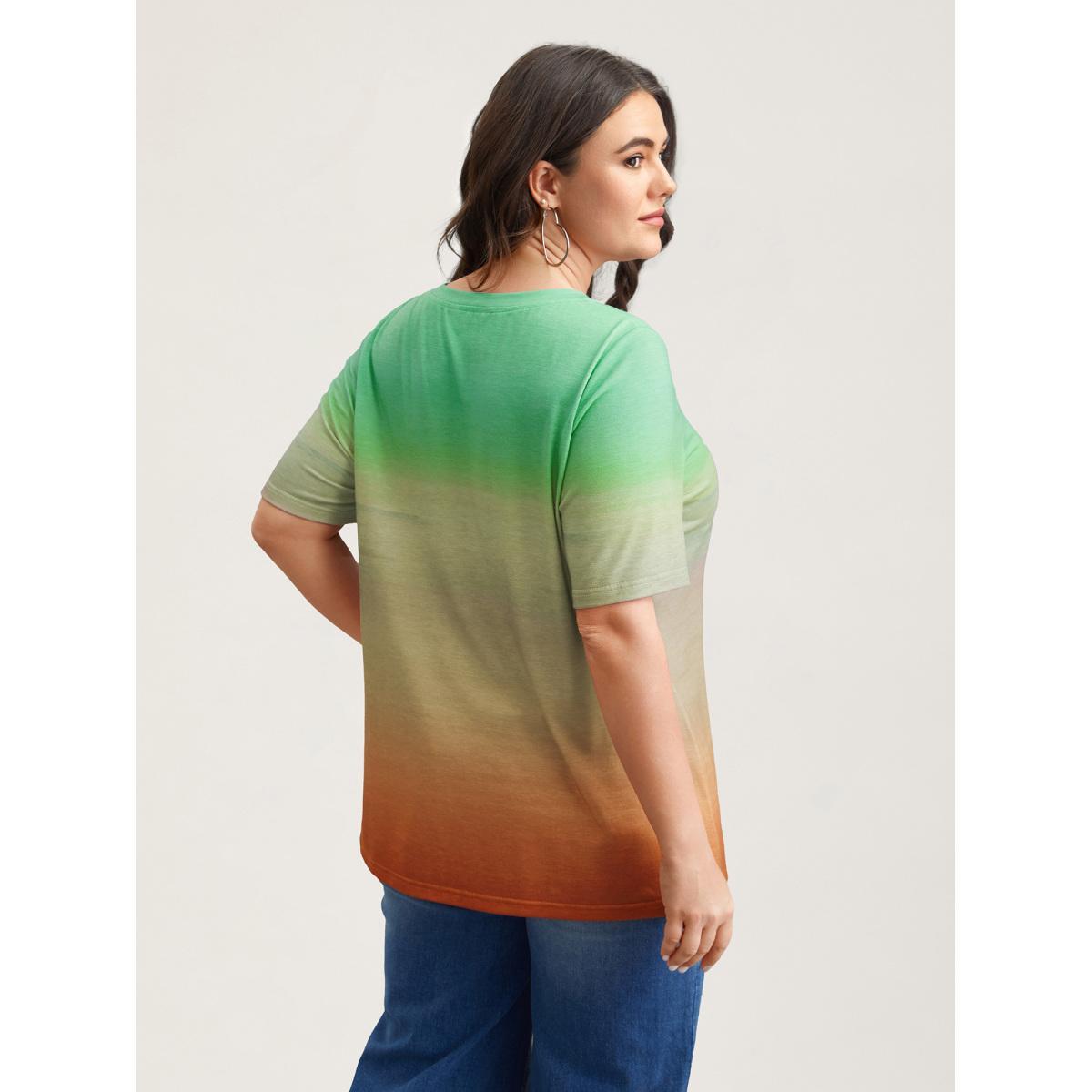 Plus Size Gradient Beach Print Fitted T-Shirt Malachitegreen Women Casual Contrast Tropical Round Neck Everyday T-shirts BloomChic 28/5X Product Image