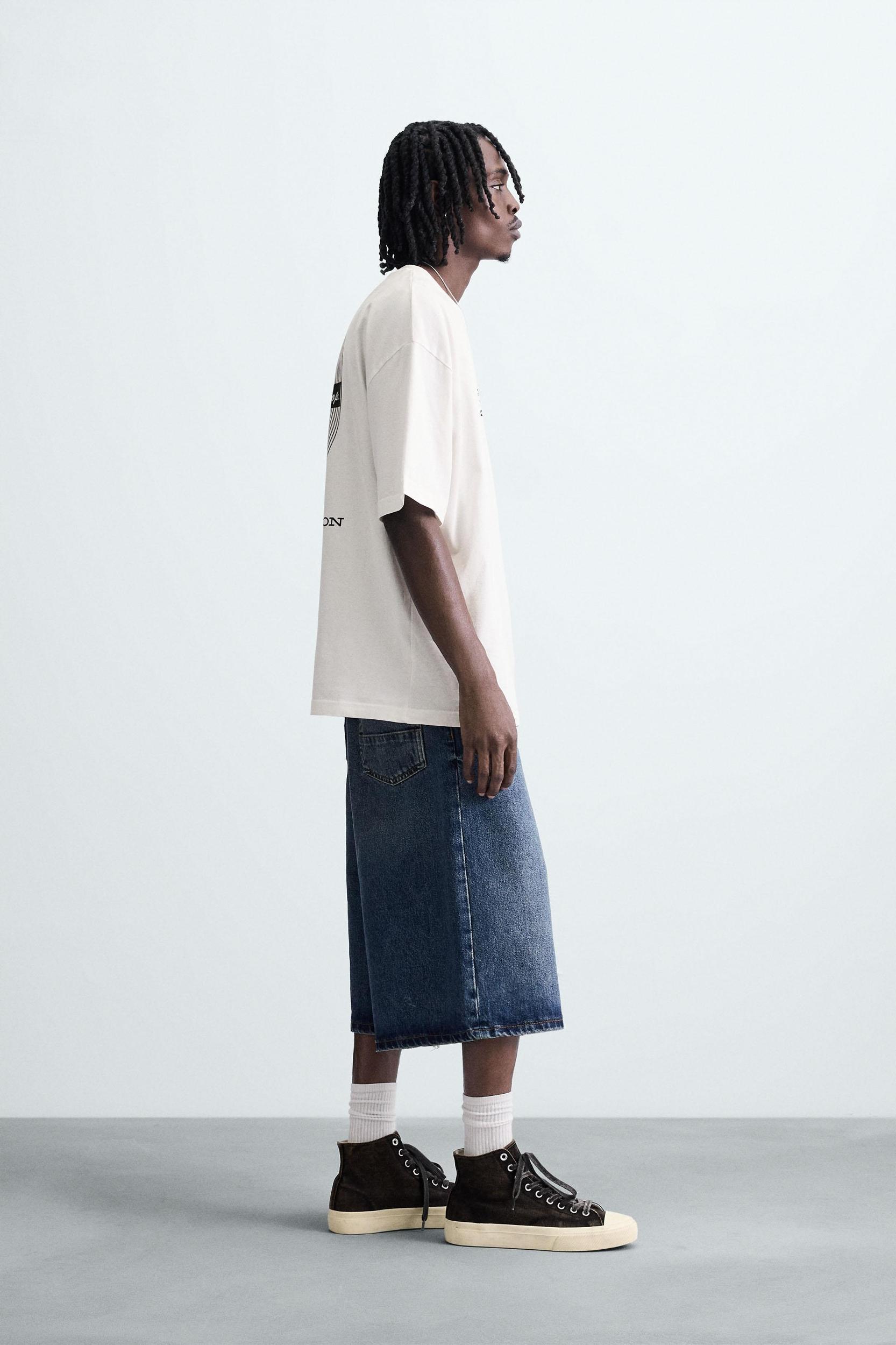 PRINTED GRAPHIC T-SHIRT Product Image