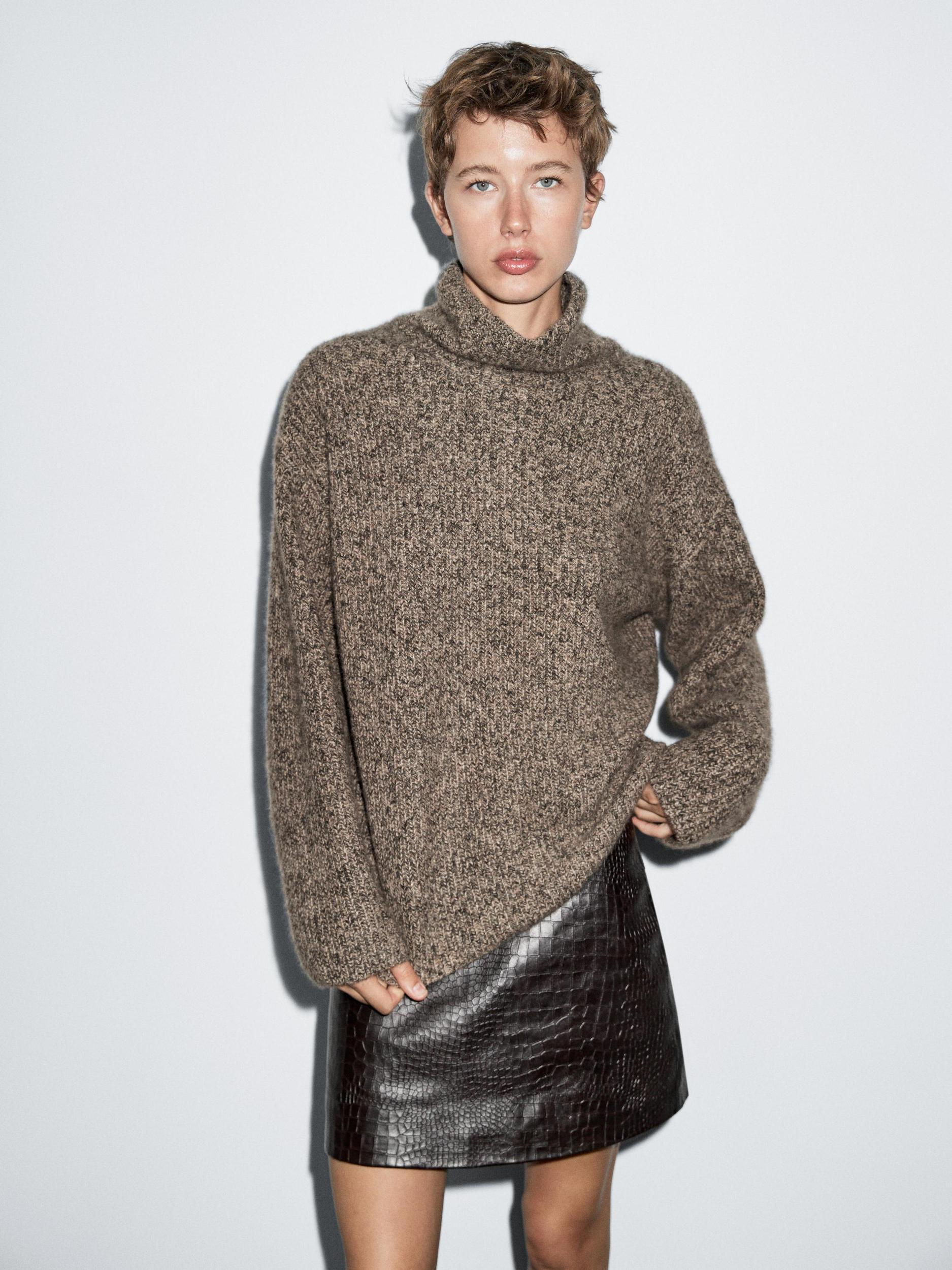 100% cashmere turtleneck sweater Product Image