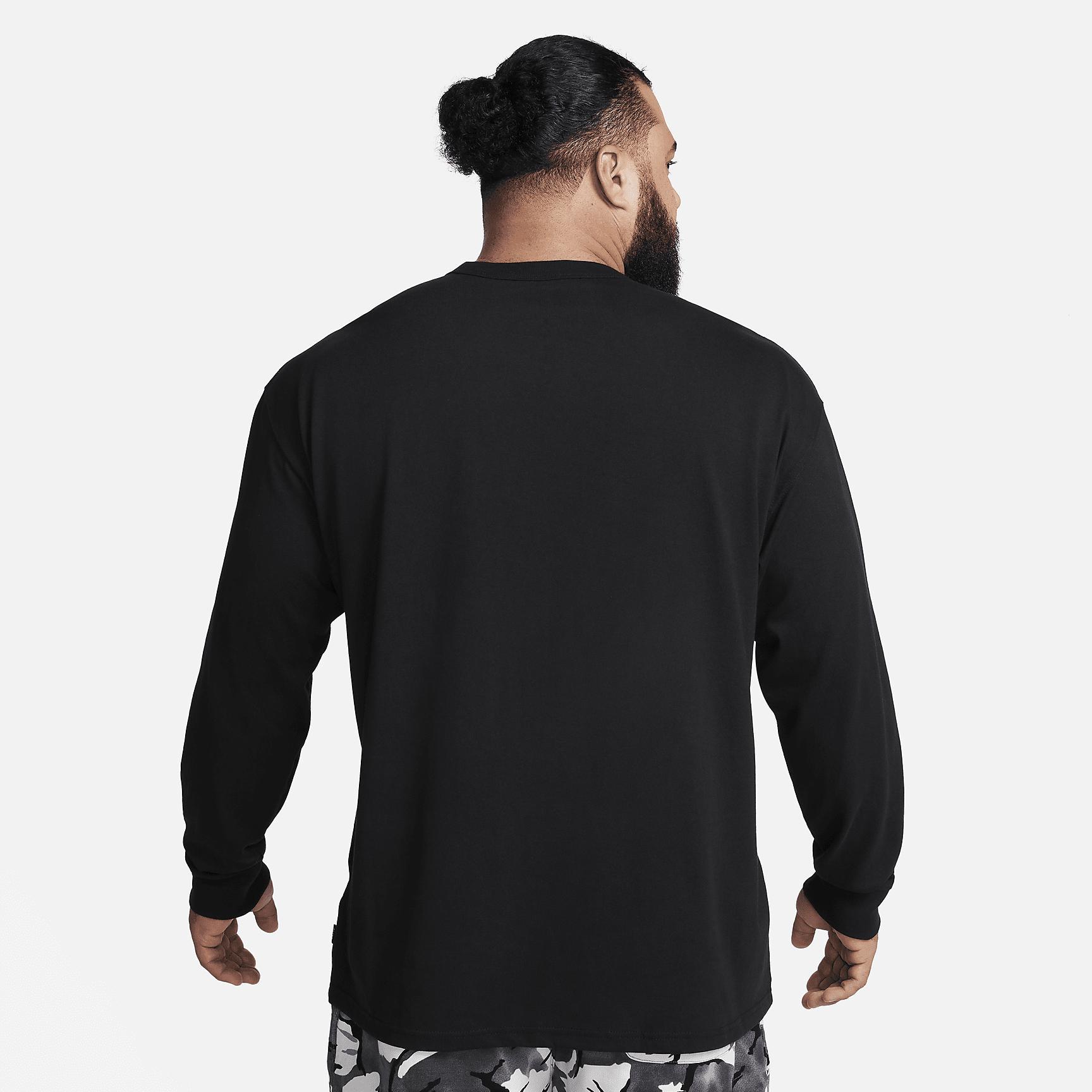 Mens Nike Sportswear Premium Essentials Long-Sleeve Pocket T-Shirt | DR7929-011 Product Image
