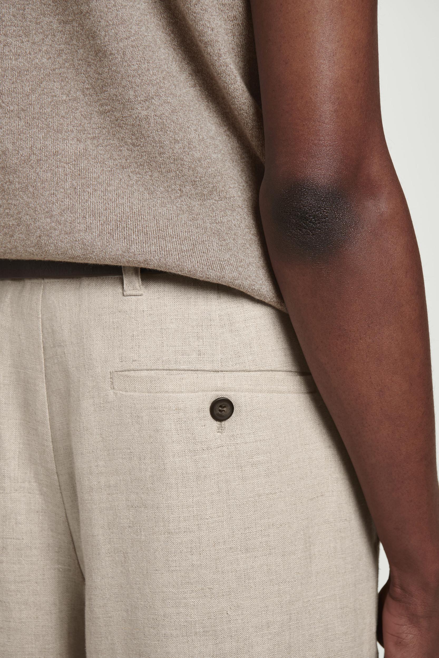 RELAXED LINEN TAPERED PANTS Product Image