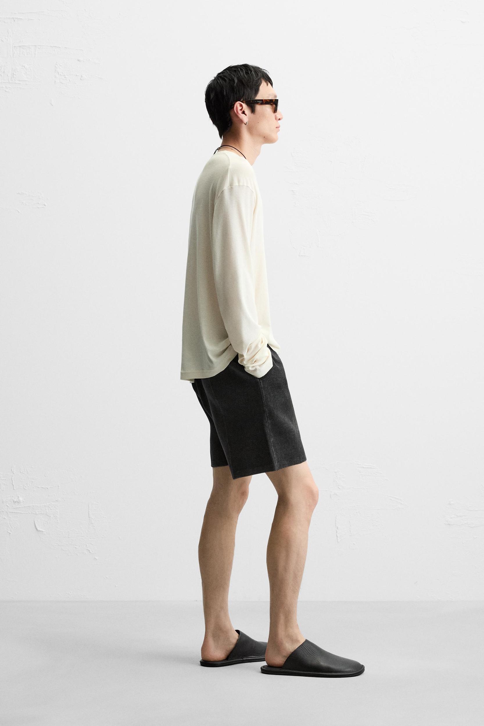 RELAXED FIT KNIT SHORTS Product Image