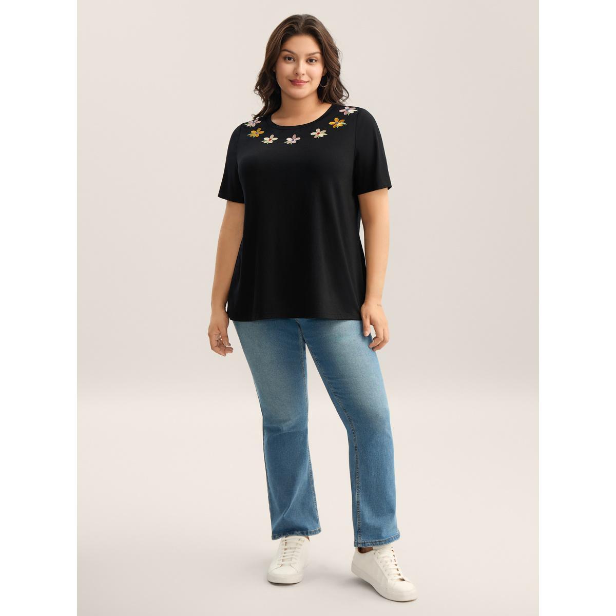 Plus Size Floral Embroidered Neck Solid T-Shirt Black Women Playful Embroidered Round Neck Casual T-shirts BloomChic 26/4X Product Image