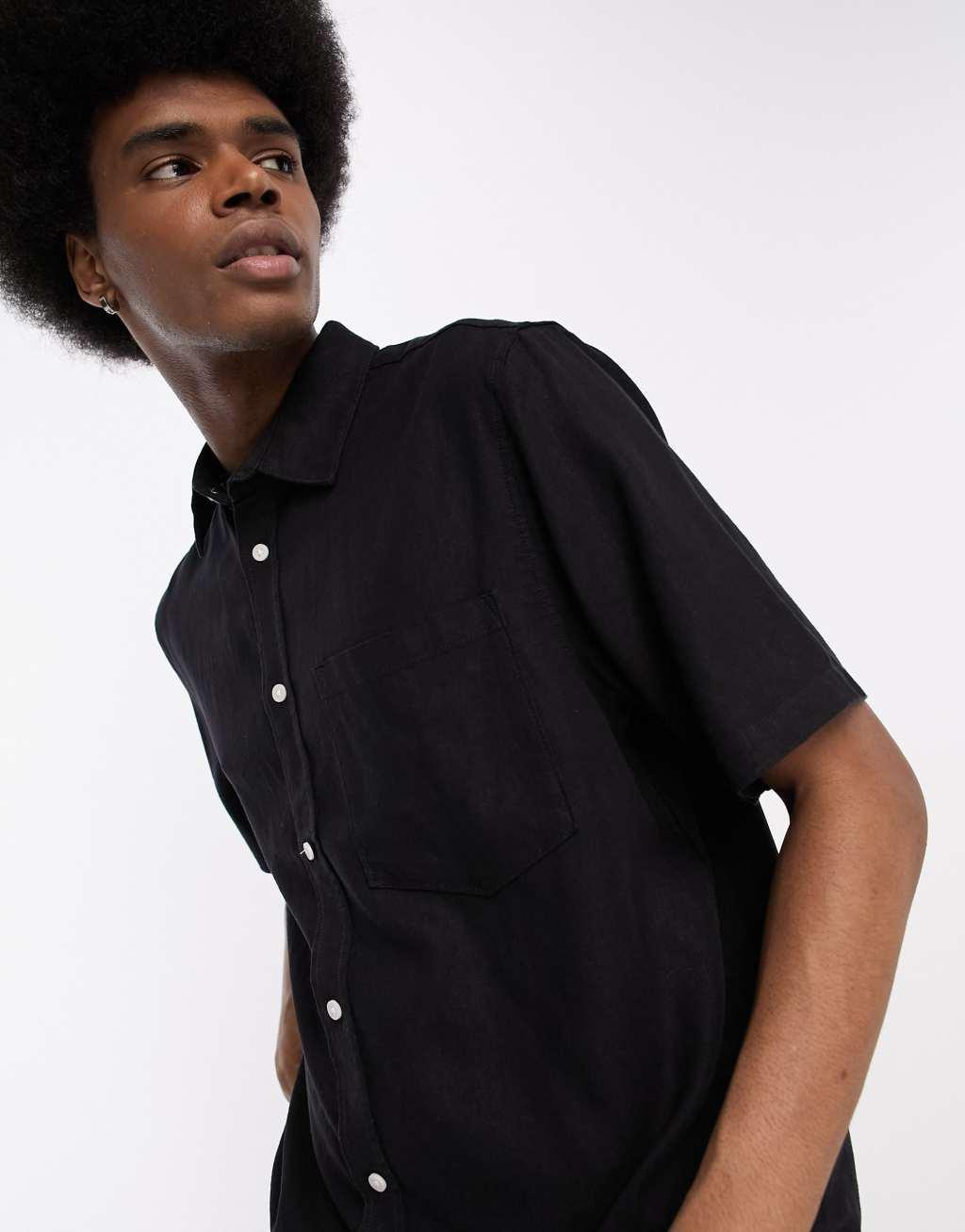 Weekday randy short sleeve shirt in black Product Image