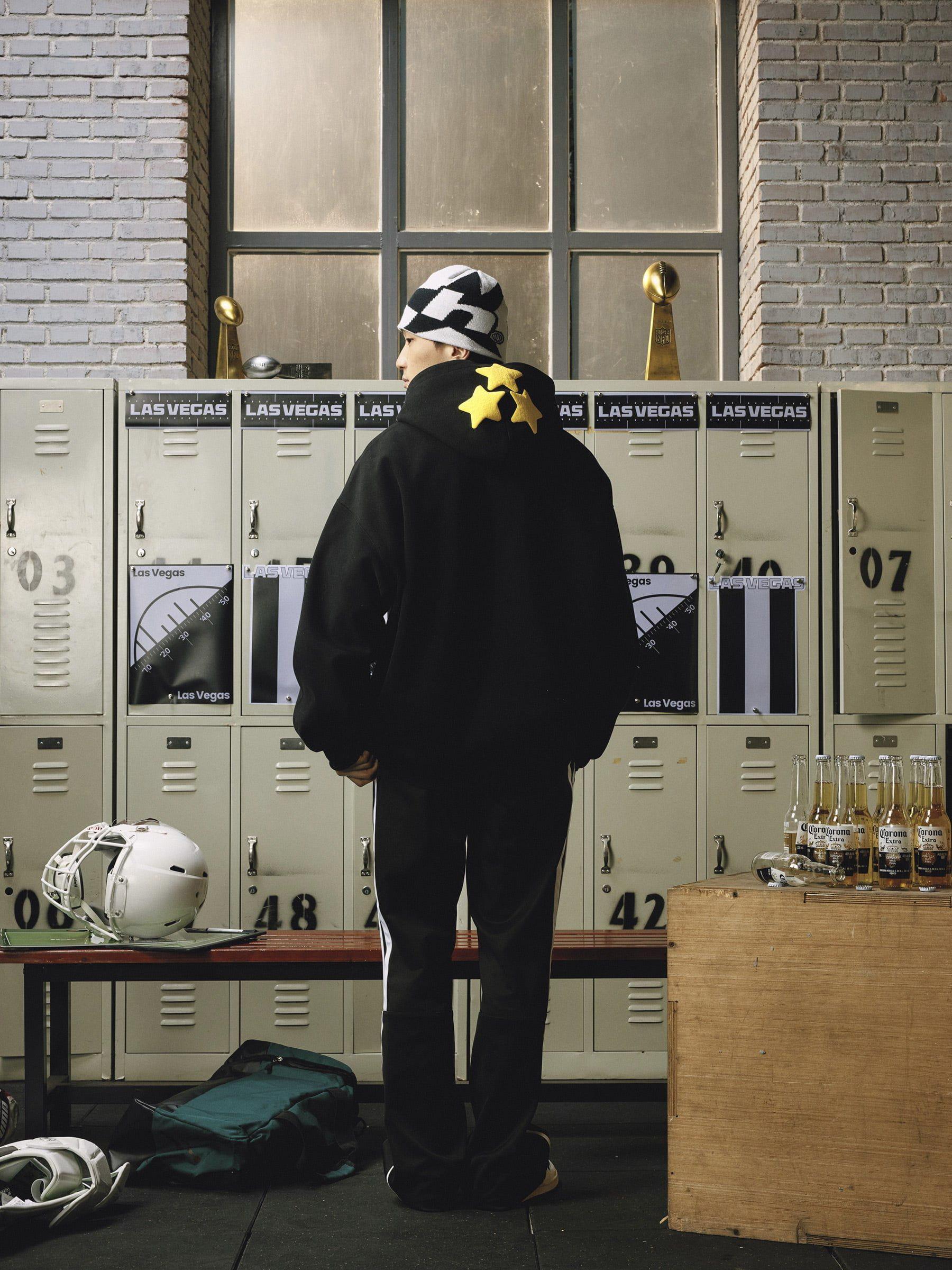 Aelfric Eden Oversized Walking Star Hoodie Product Image