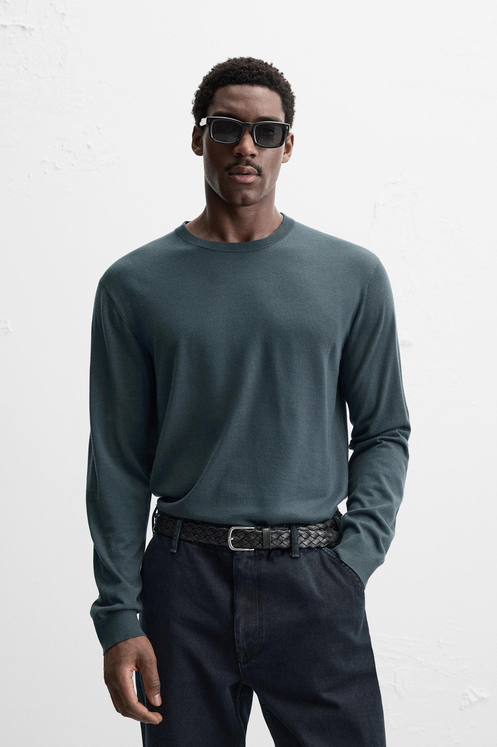 LIGHTWEIGHT 100% WOOL SWEATER Product Image