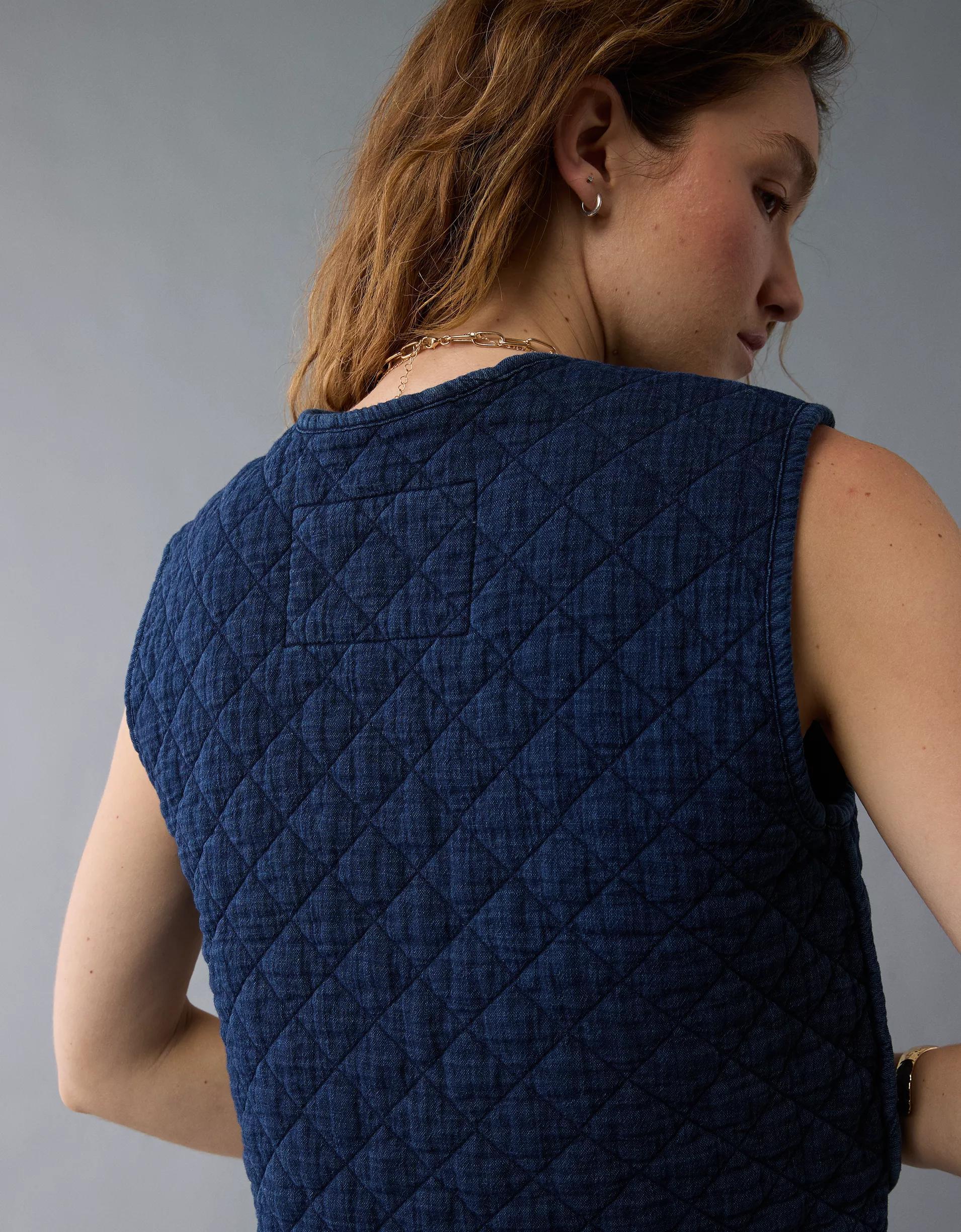 AE Tie Front Quilted Vest Product Image
