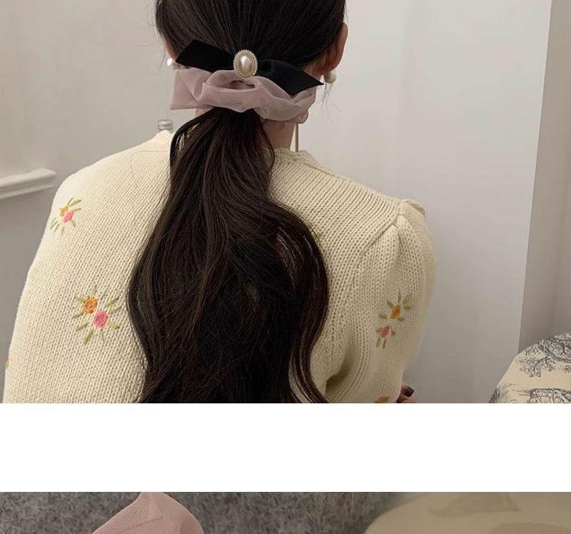 Ribbon Faux Pearl Mesh Scrunchie Product Image