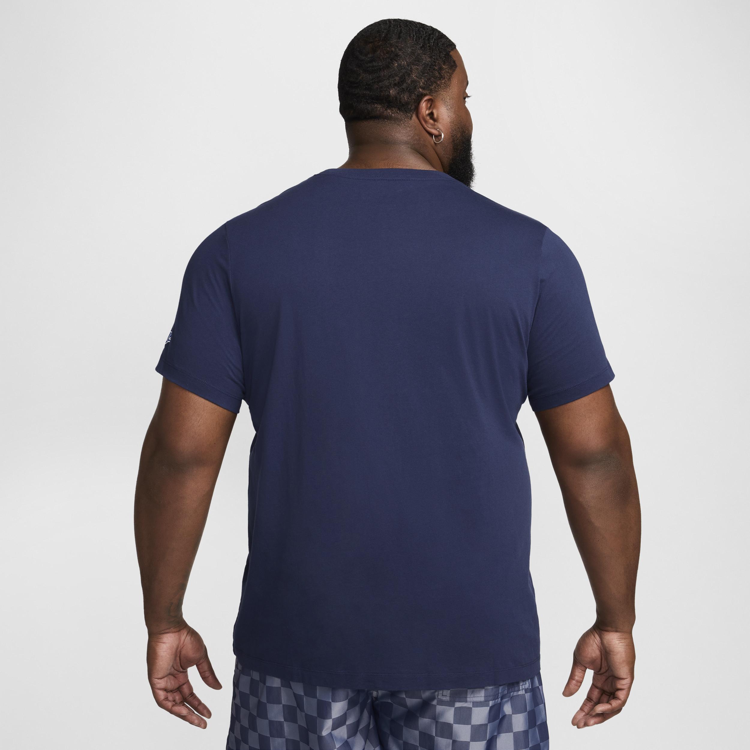 Nike Club Men's T-Shirt Product Image