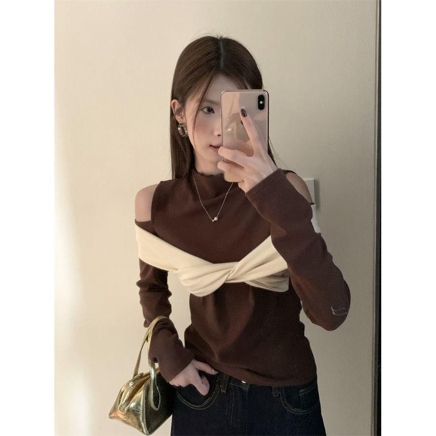 Long-Sleeve Mock Neck Cold Shoulder Two Tone Twisted Slim Fit Top Product Image