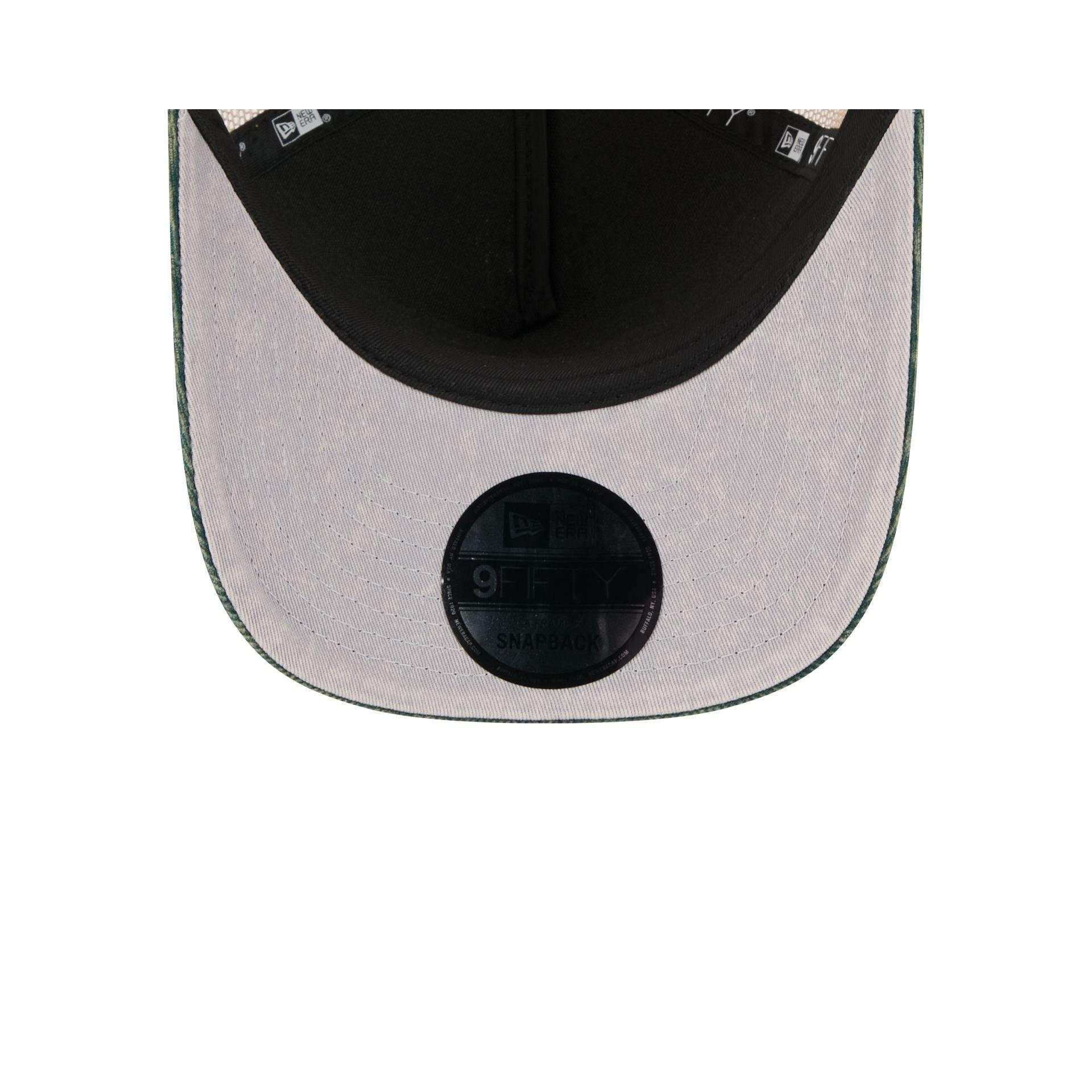 New York Yankees Vintage Landscape 9FIFTY A-Frame Trucker Hat Male Product Image