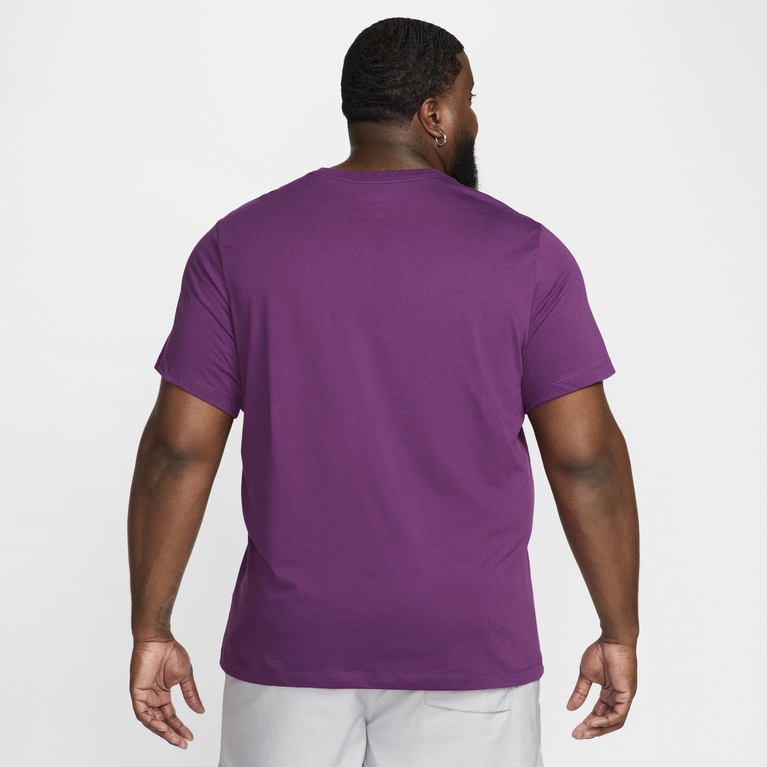 Nike Sportswear Men's T-Shirt Product Image