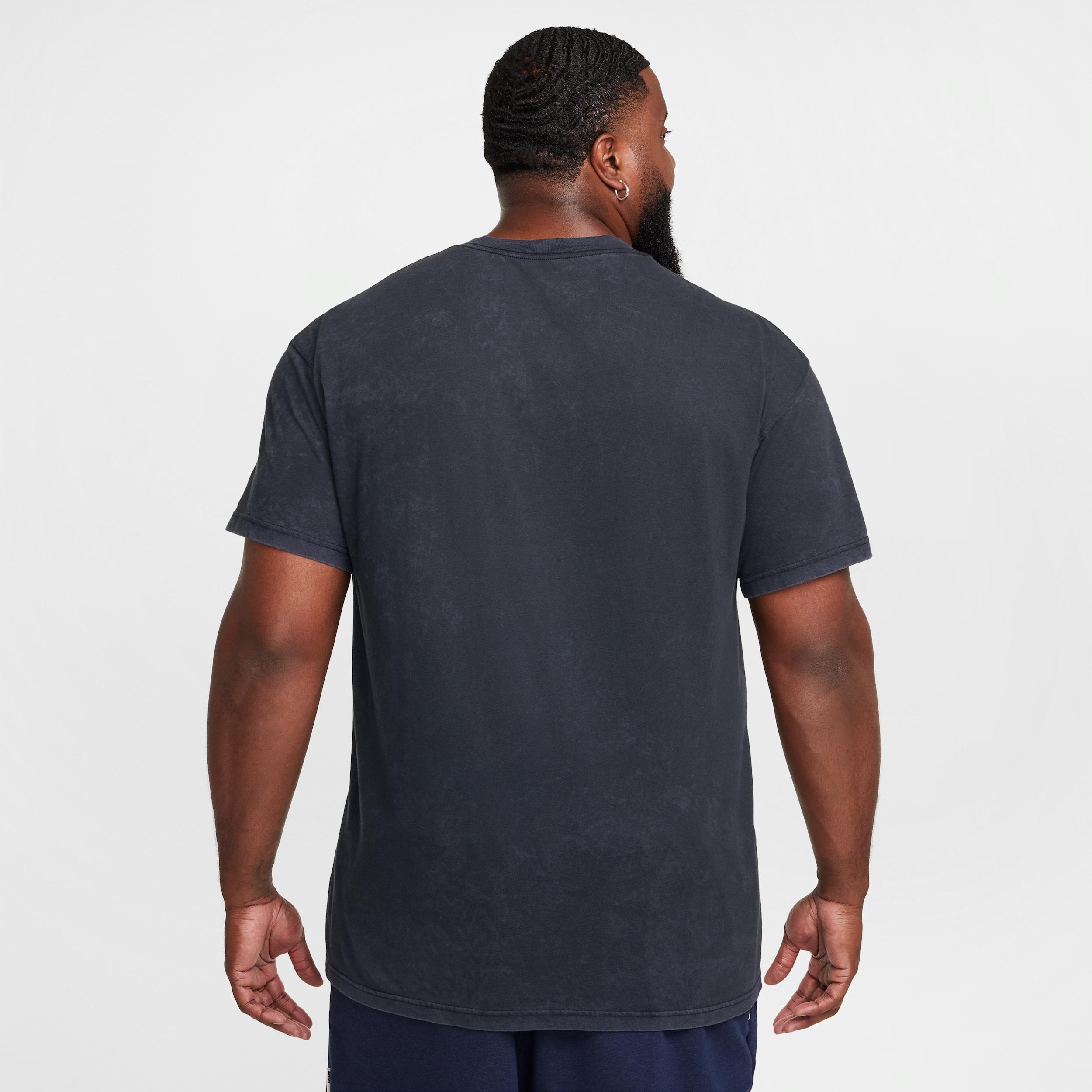 Nike Men's Max90 Basketball T-Shirt Product Image