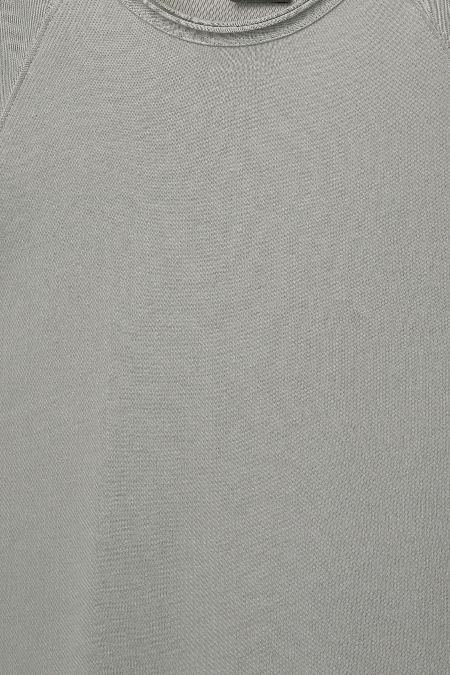 Short sleeve T-shirt with piping Product Image