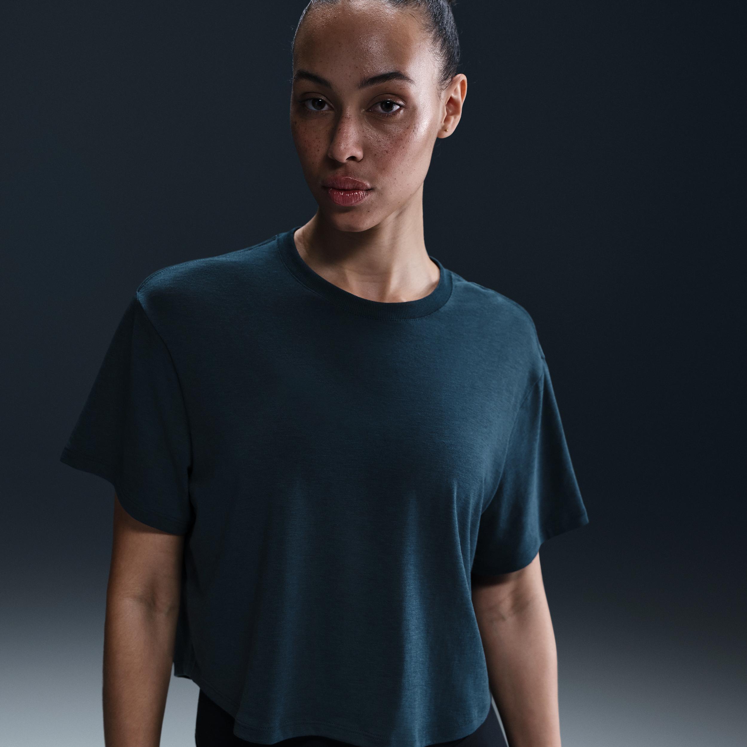 Nike One Relaxed Women's Dri-FIT Cropped Short-Sleeve Top Product Image