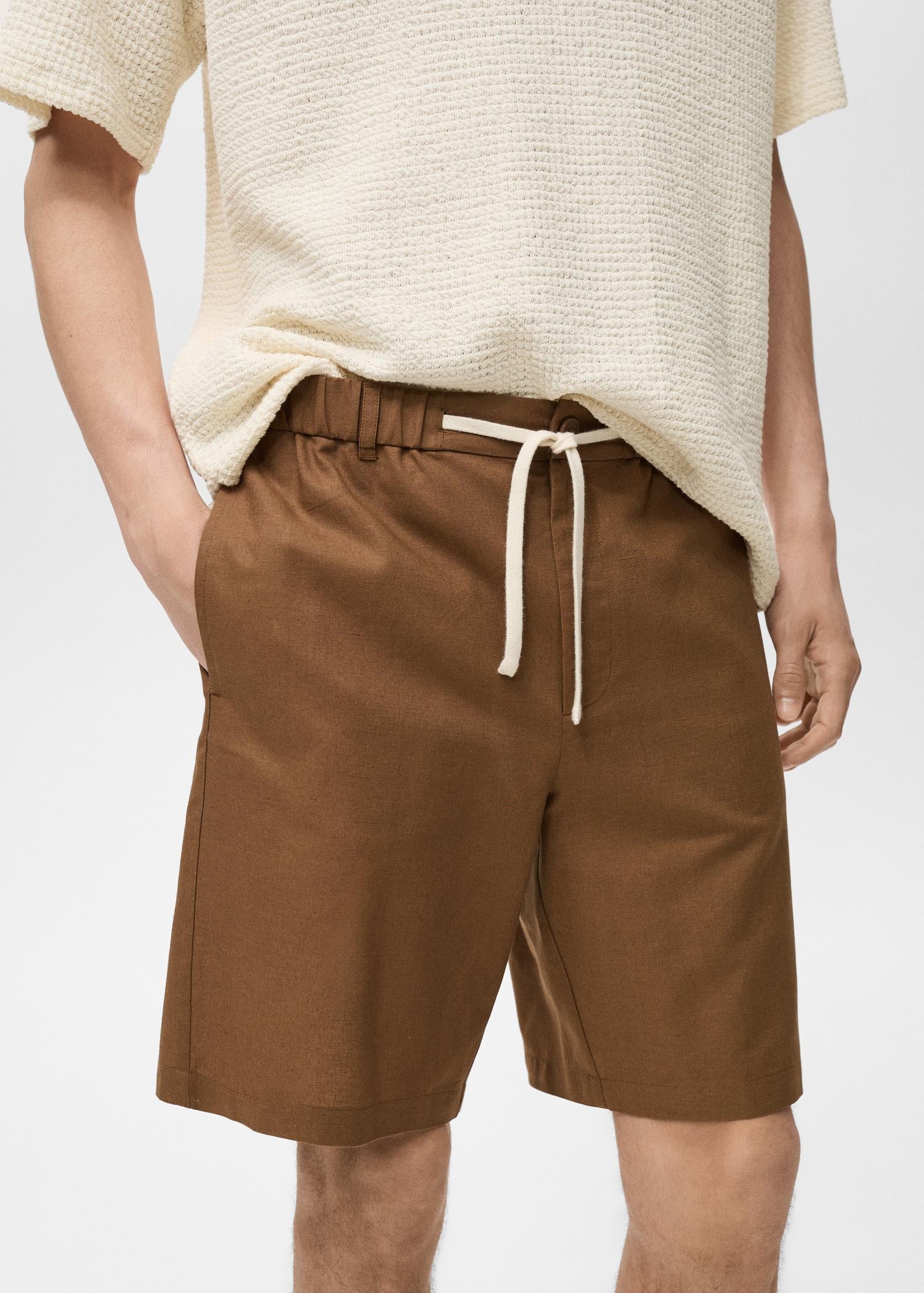 Cotton-linen blend bermuda shorts - Men | MANGO USA Product Image
