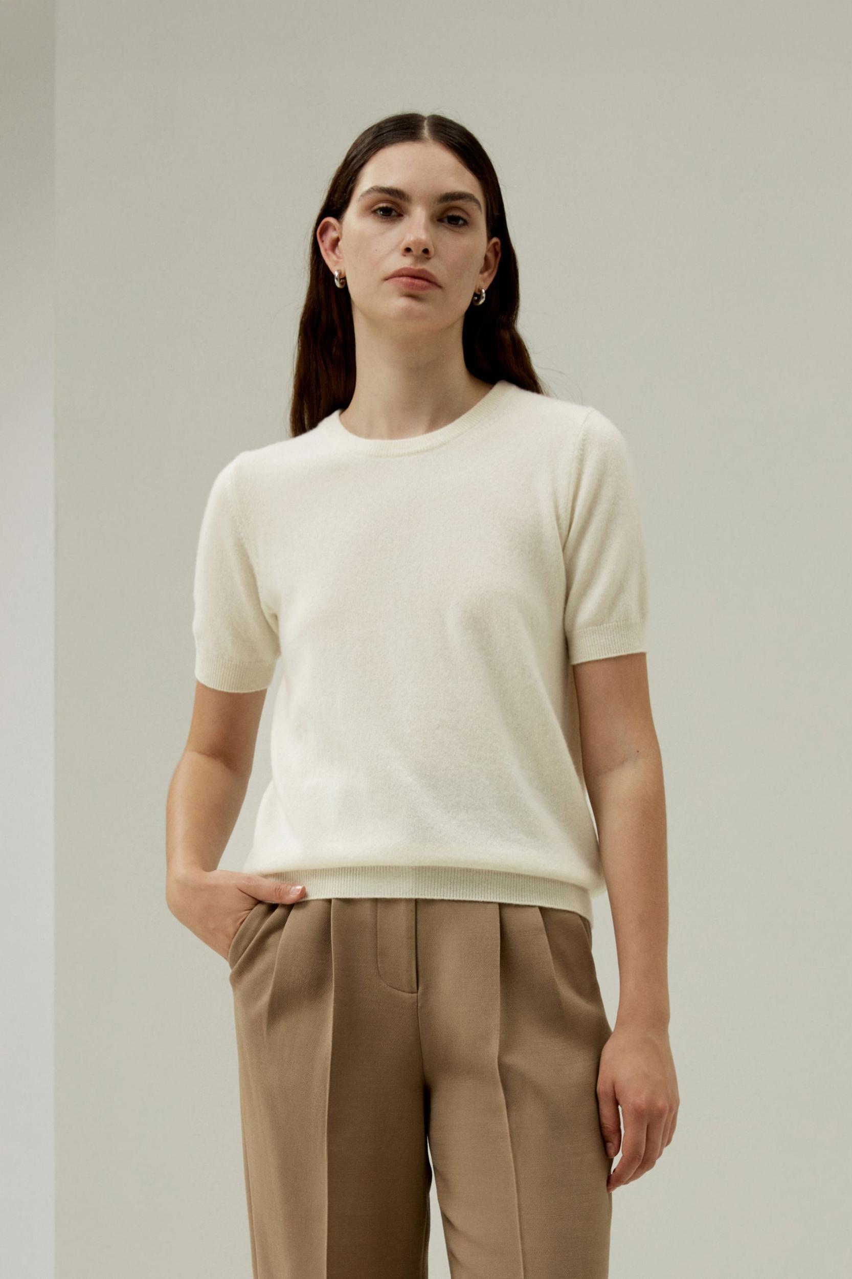 Crew Neck Basic Knit Top Product Image