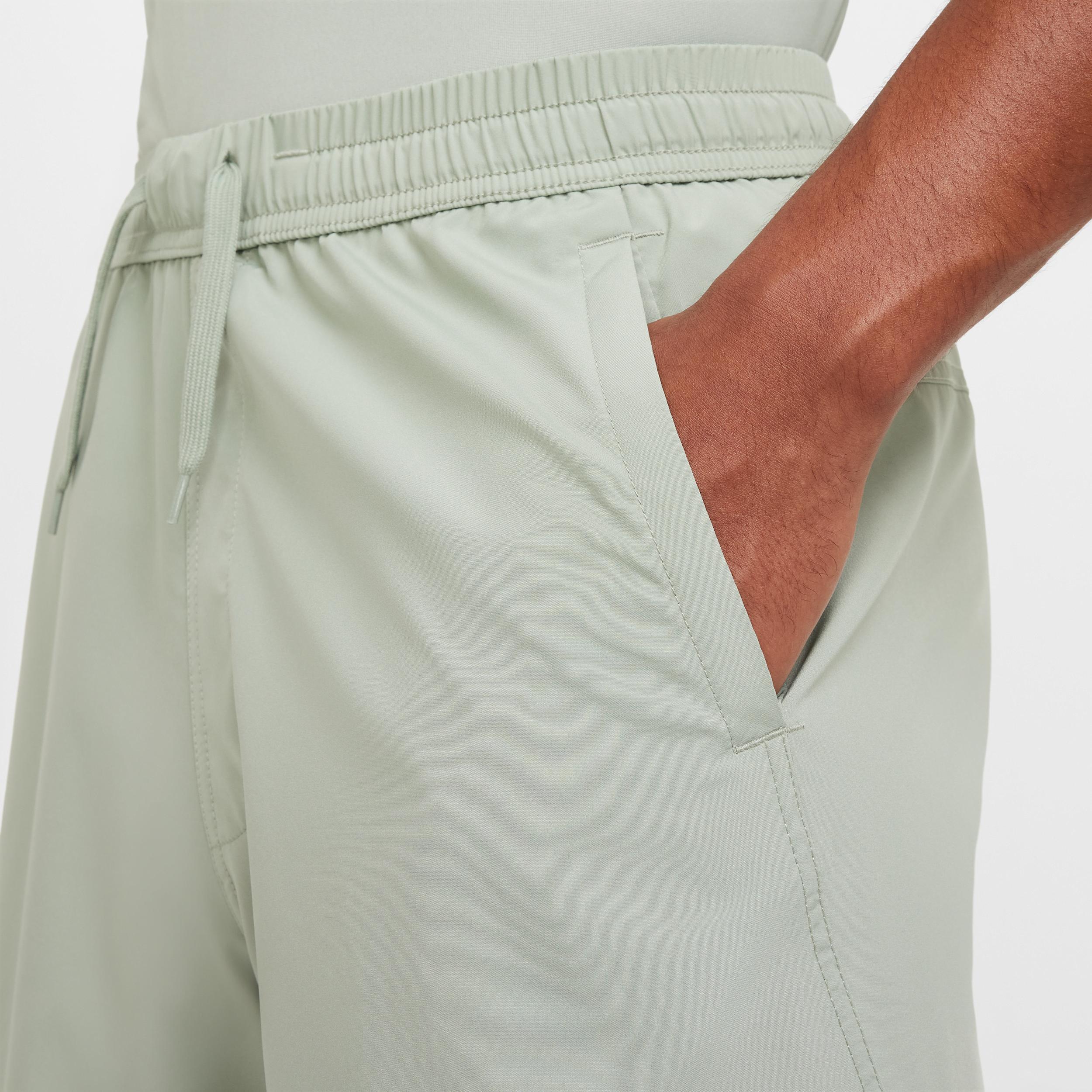 Nike Men's Form Dri-FIT 7" Unlined Versatile Shorts Product Image