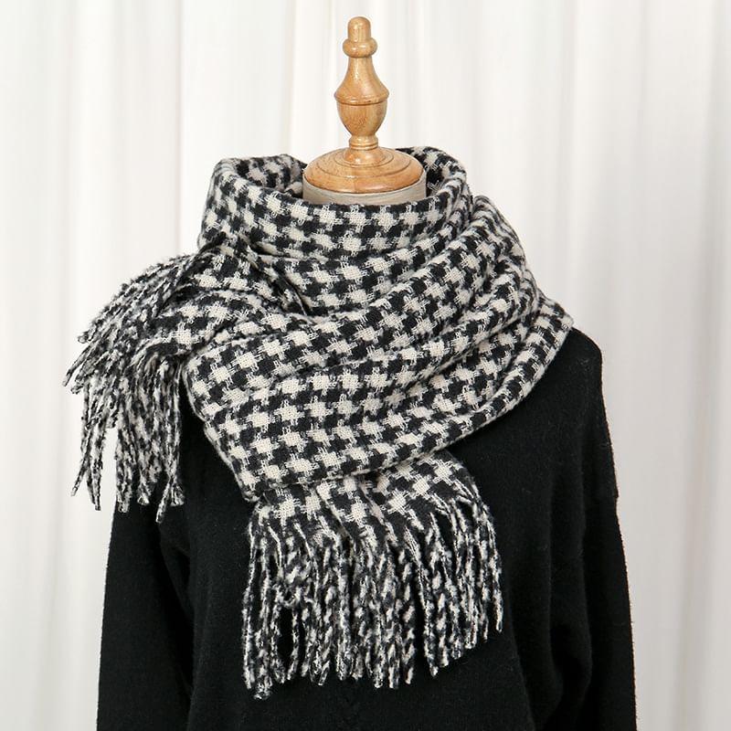 Houdnstooth Fringed Trim Shawl Product Image