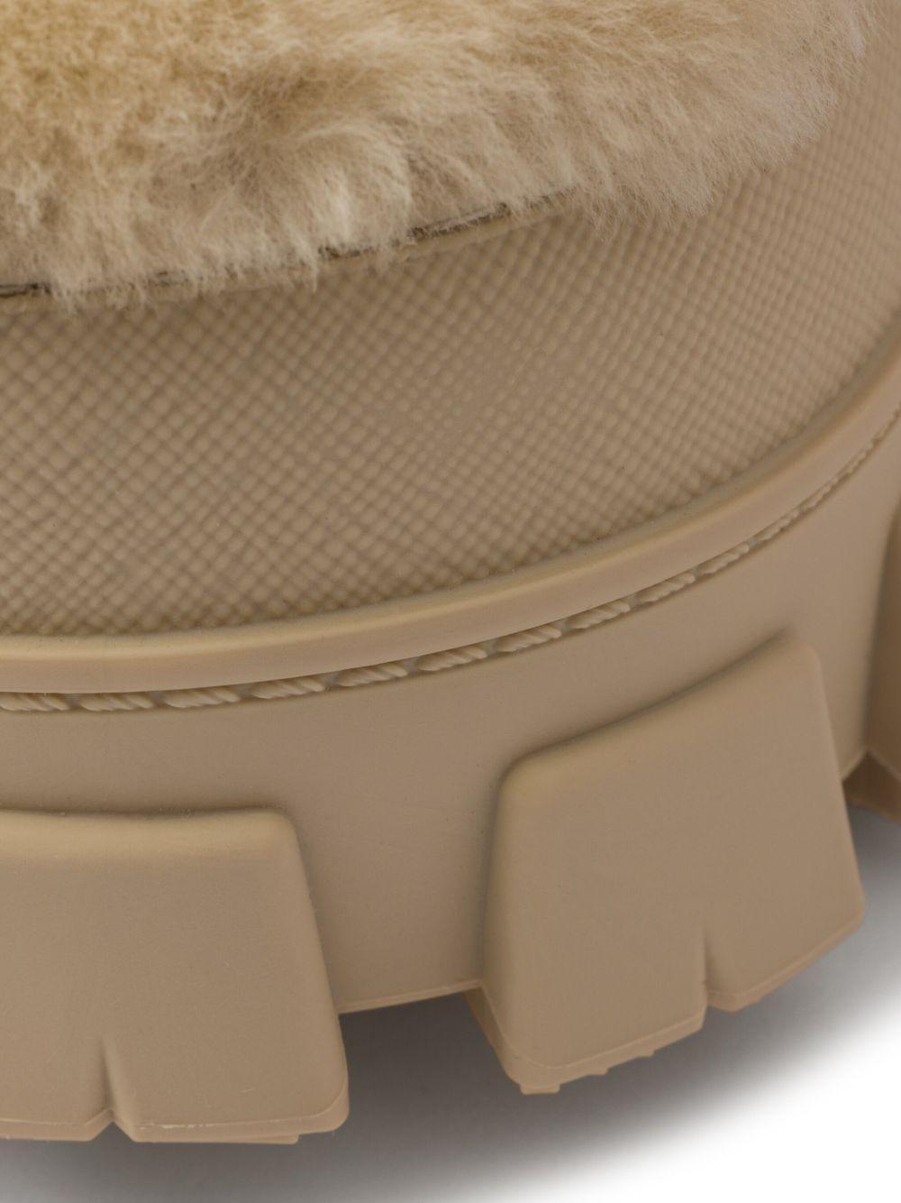 Après ski shearling boots Product Image