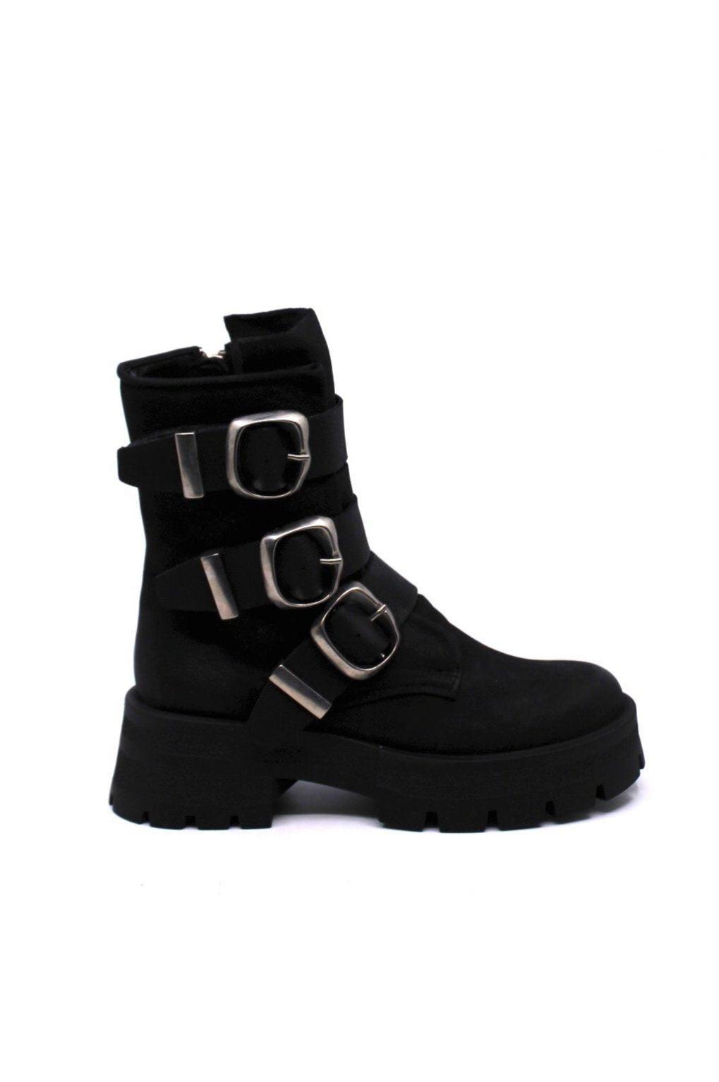 Steve Madden Roland Black Product Image