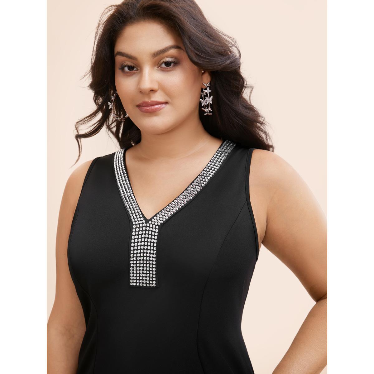 Plus Size Rhinestone V Neck Split Hem Dress Black Women Cocktail Rhinestone detailing V-neck Sleeveless Curvy BloomChic 28/5X Product Image