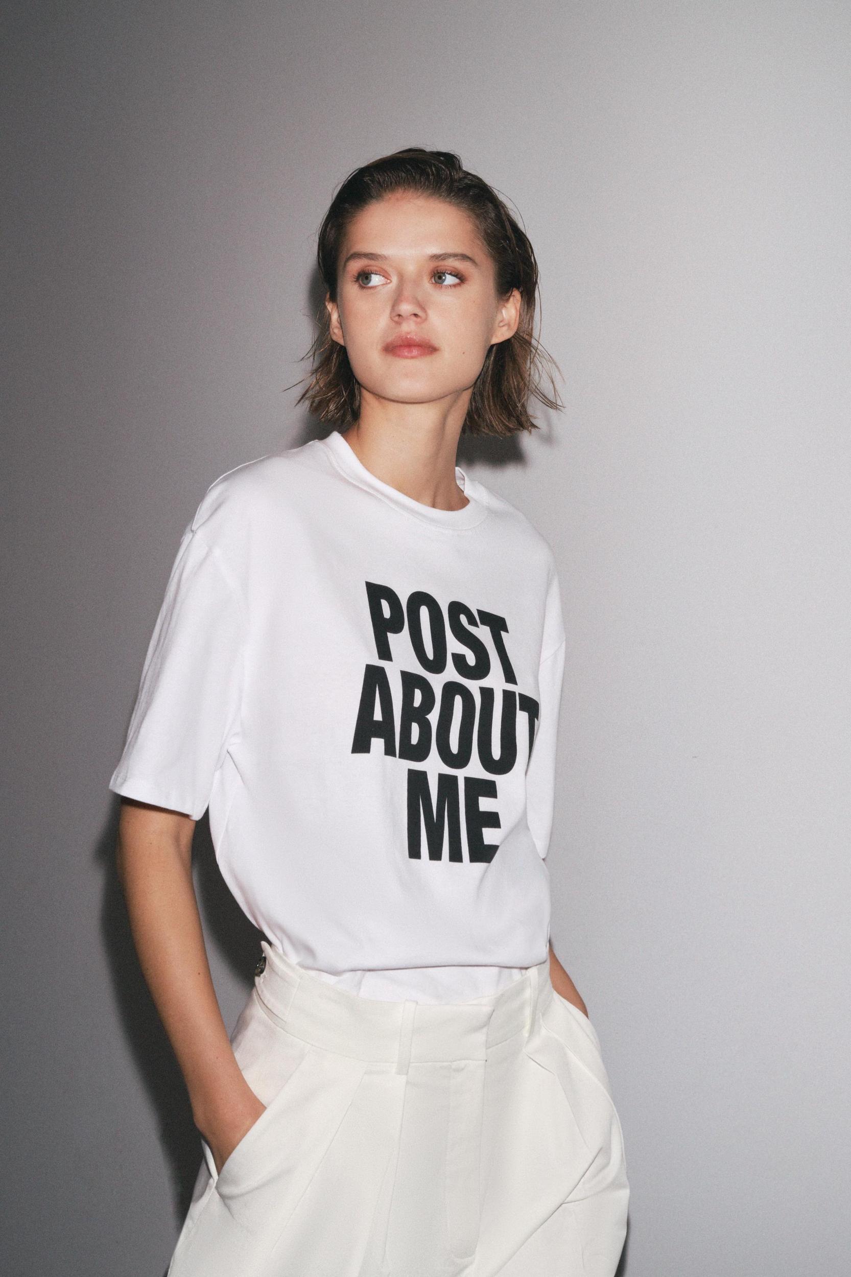 OVERSIZED TEXT T-SHIRT Product Image